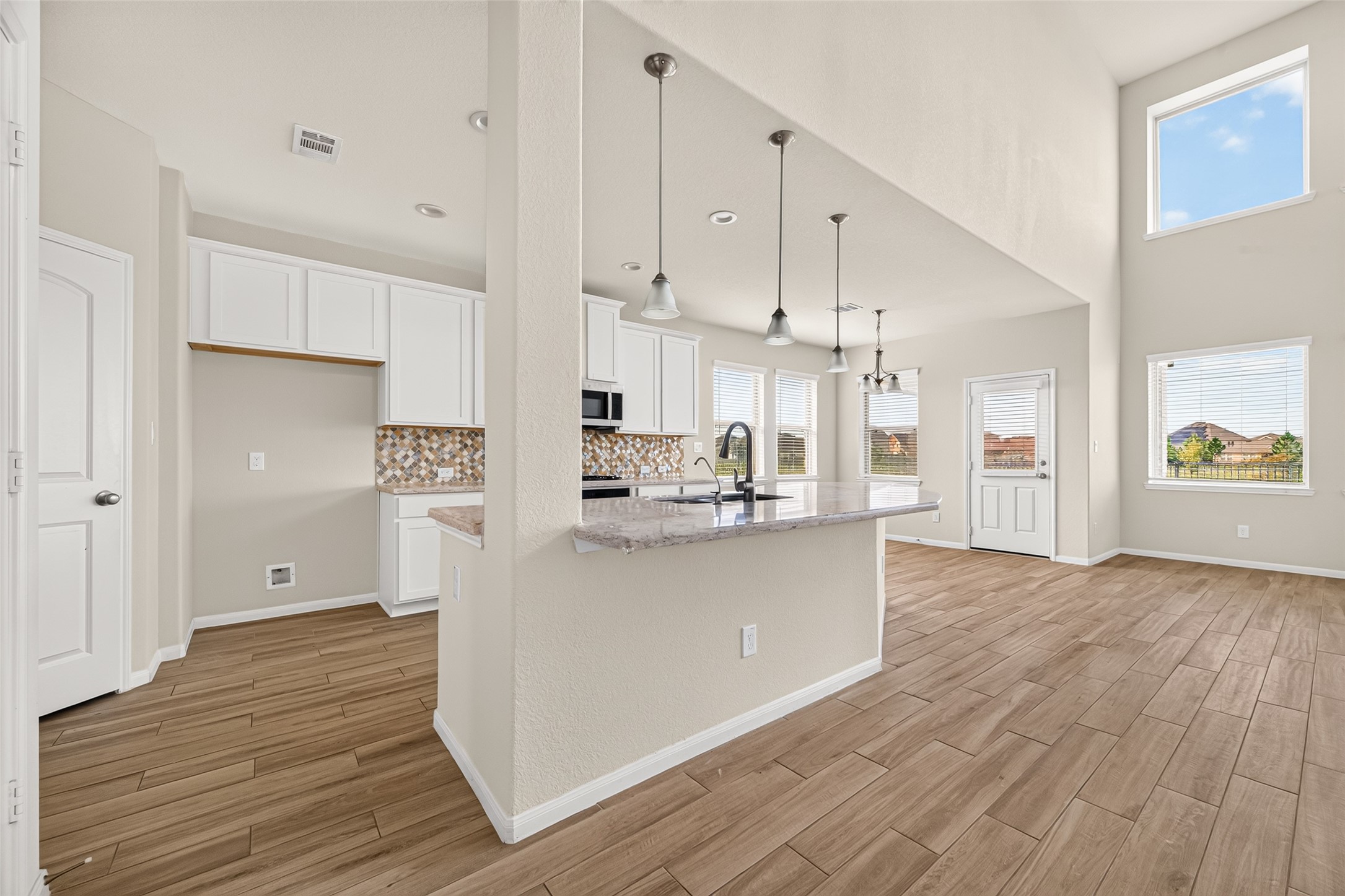 4403 Silvergrass Lane Property Photo 15