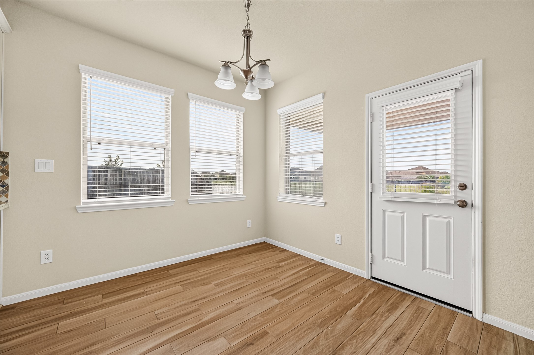 4403 Silvergrass Lane Property Photo 19