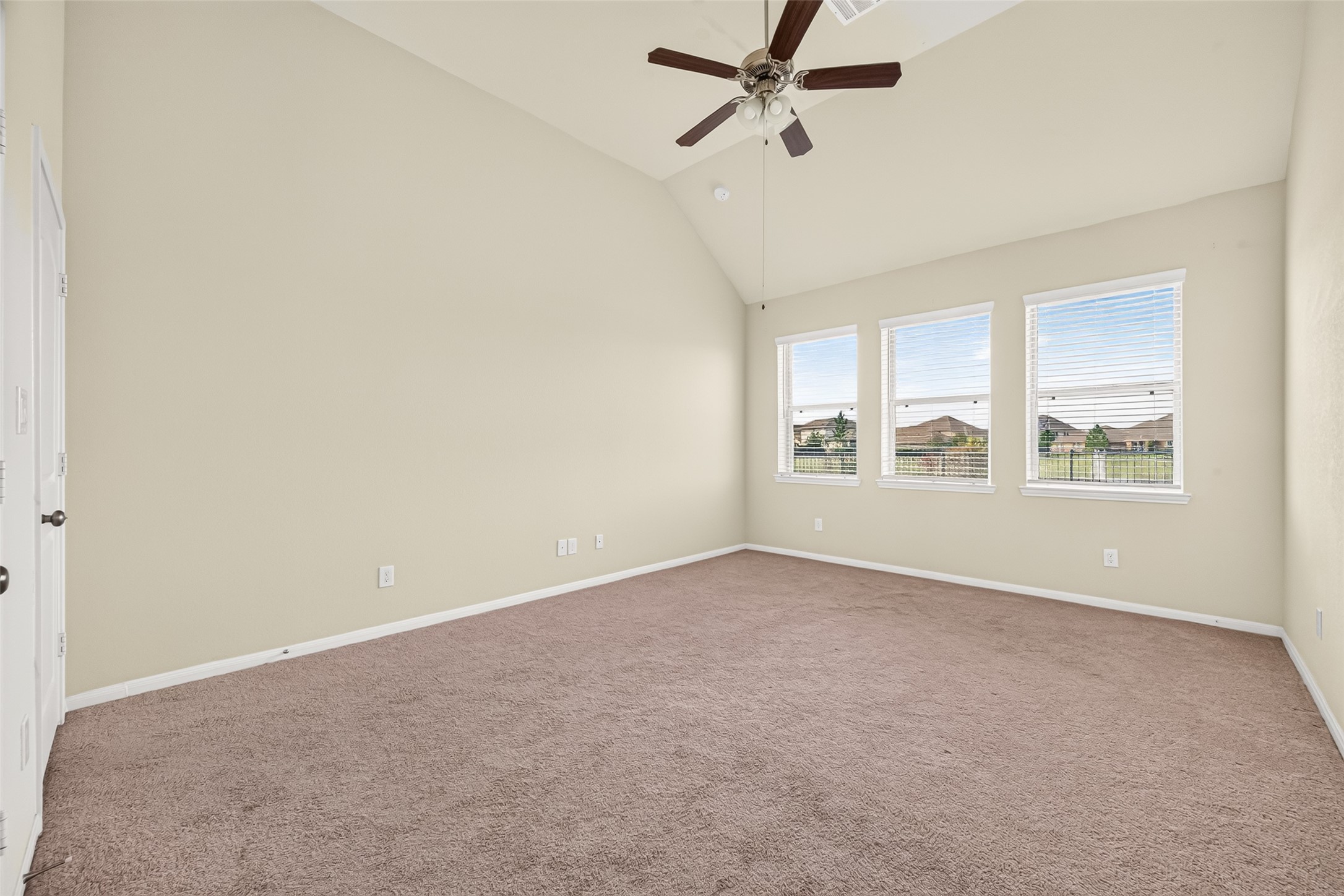4403 Silvergrass Lane Property Photo 24