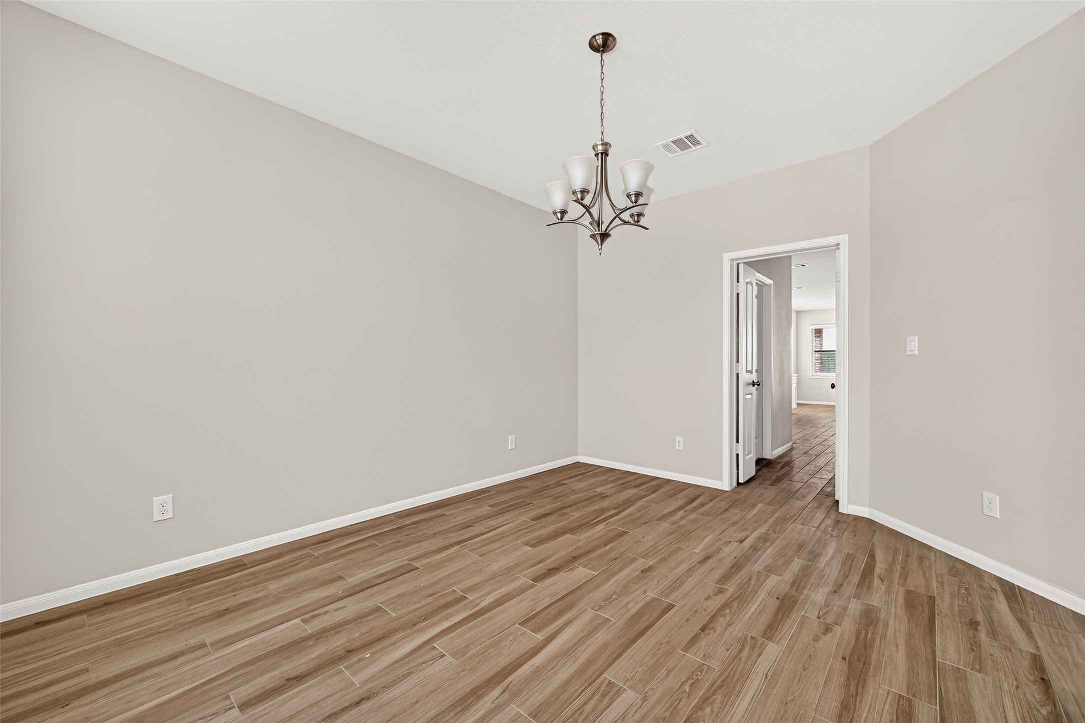 4403 Silvergrass Lane Property Photo 32