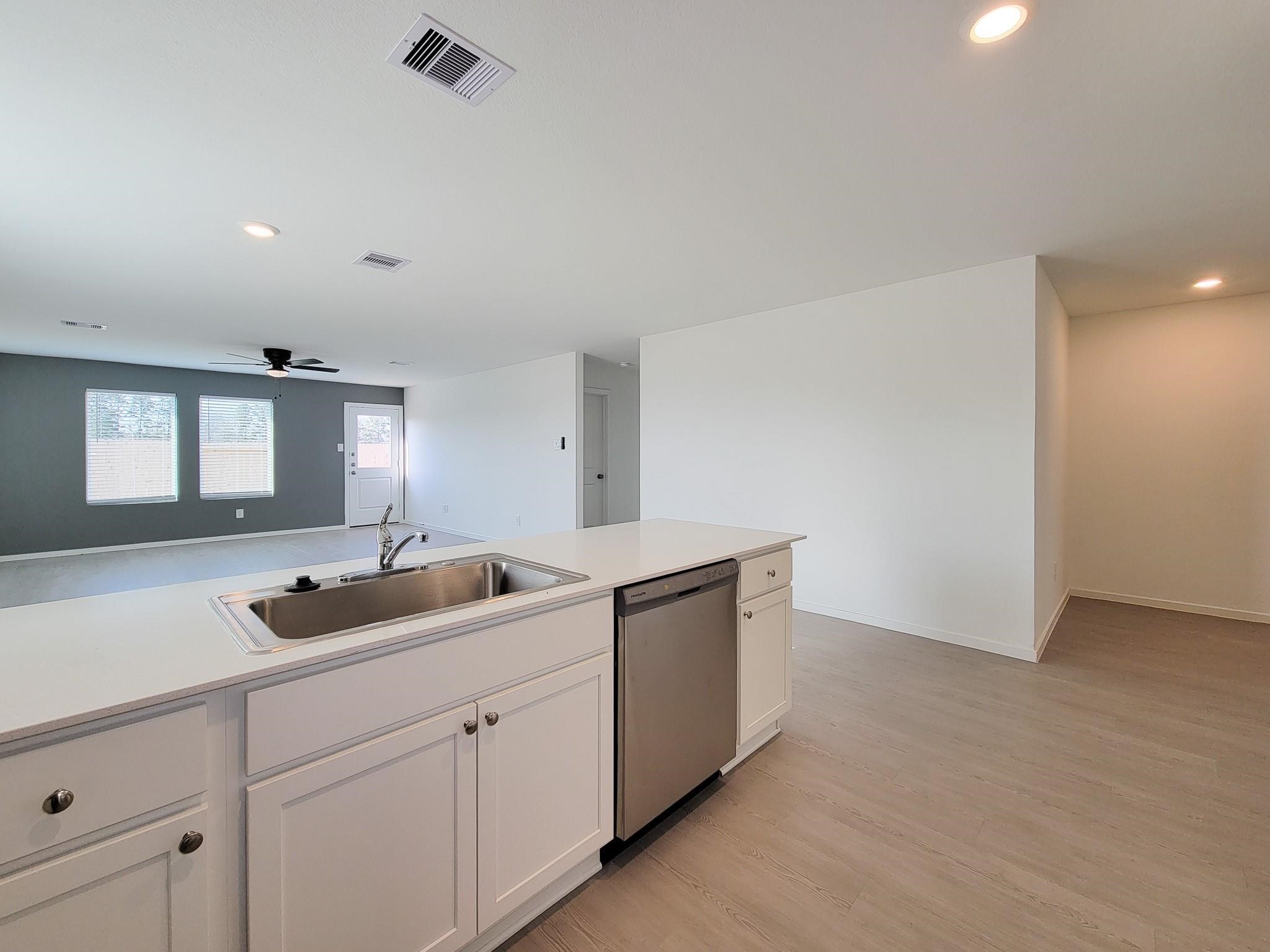 15671 Plum Brook Drive Property Photo 7