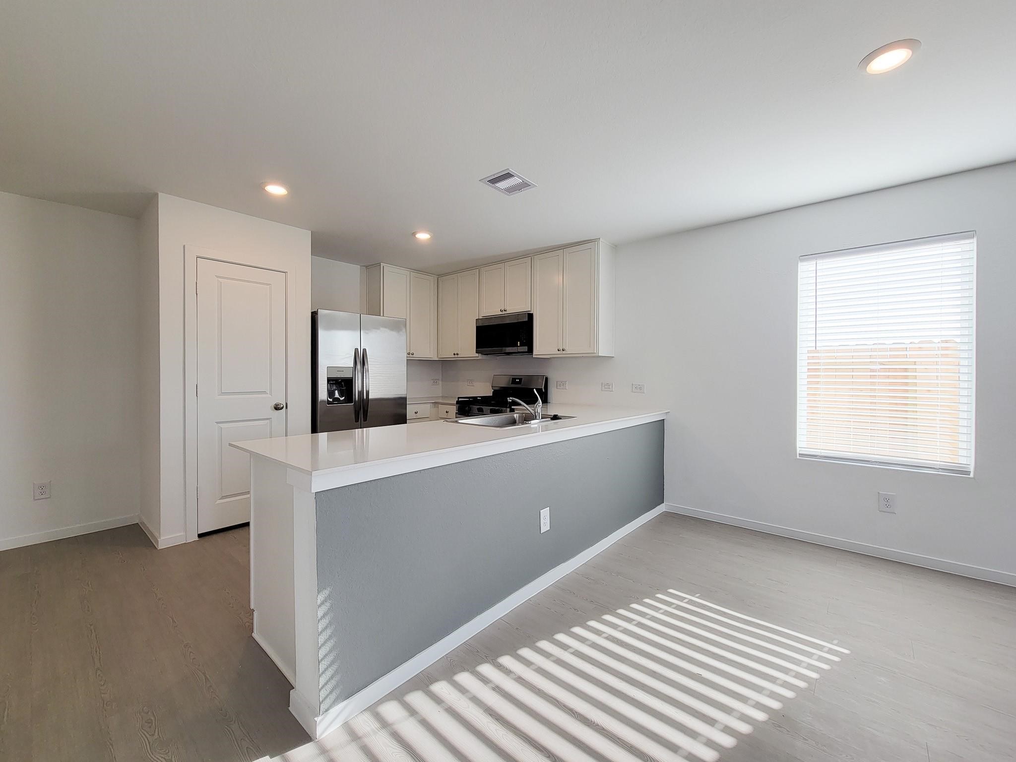 15671 Plum Brook Drive Property Photo 9