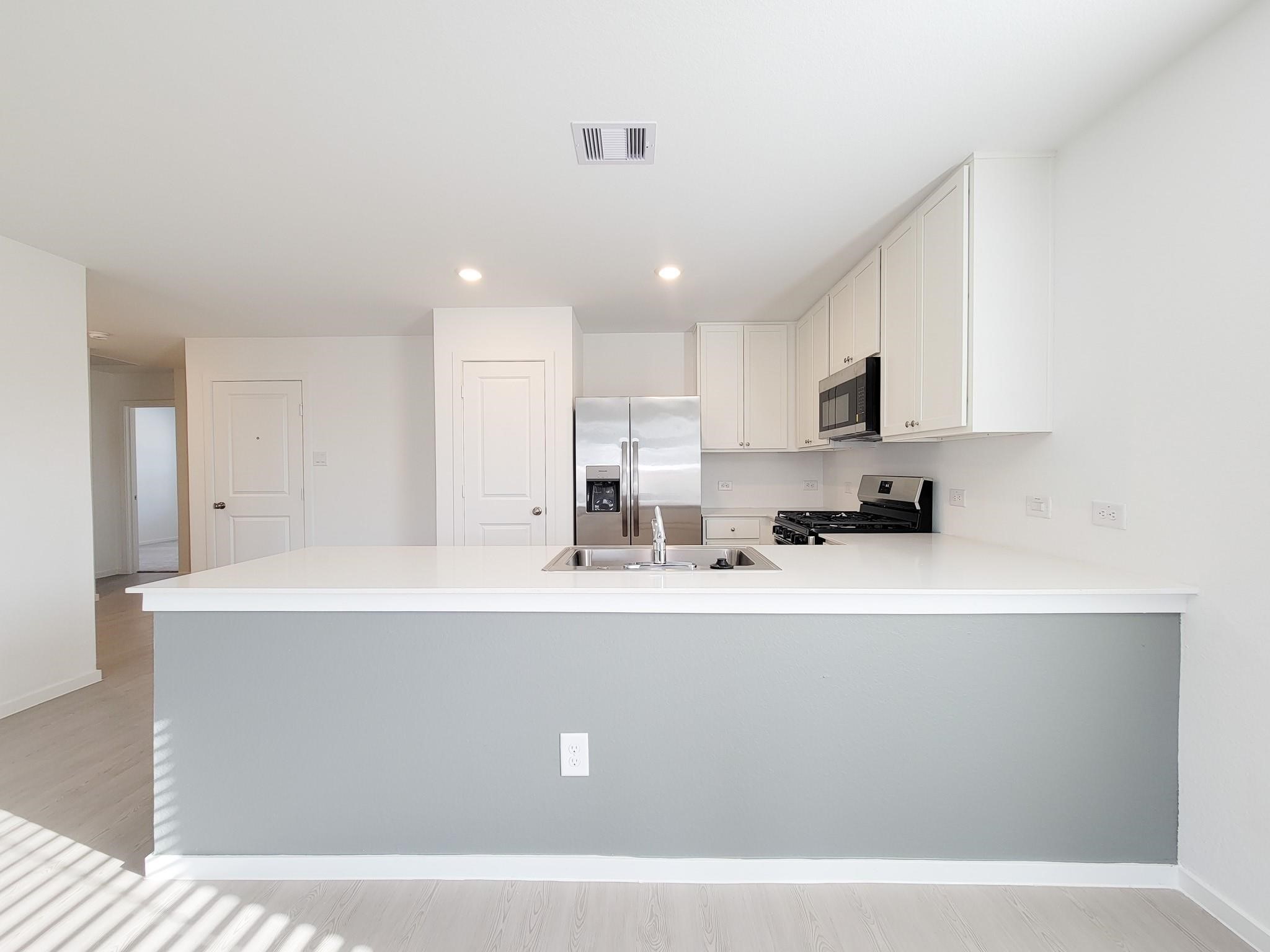 15671 Plum Brook Drive Property Photo 10