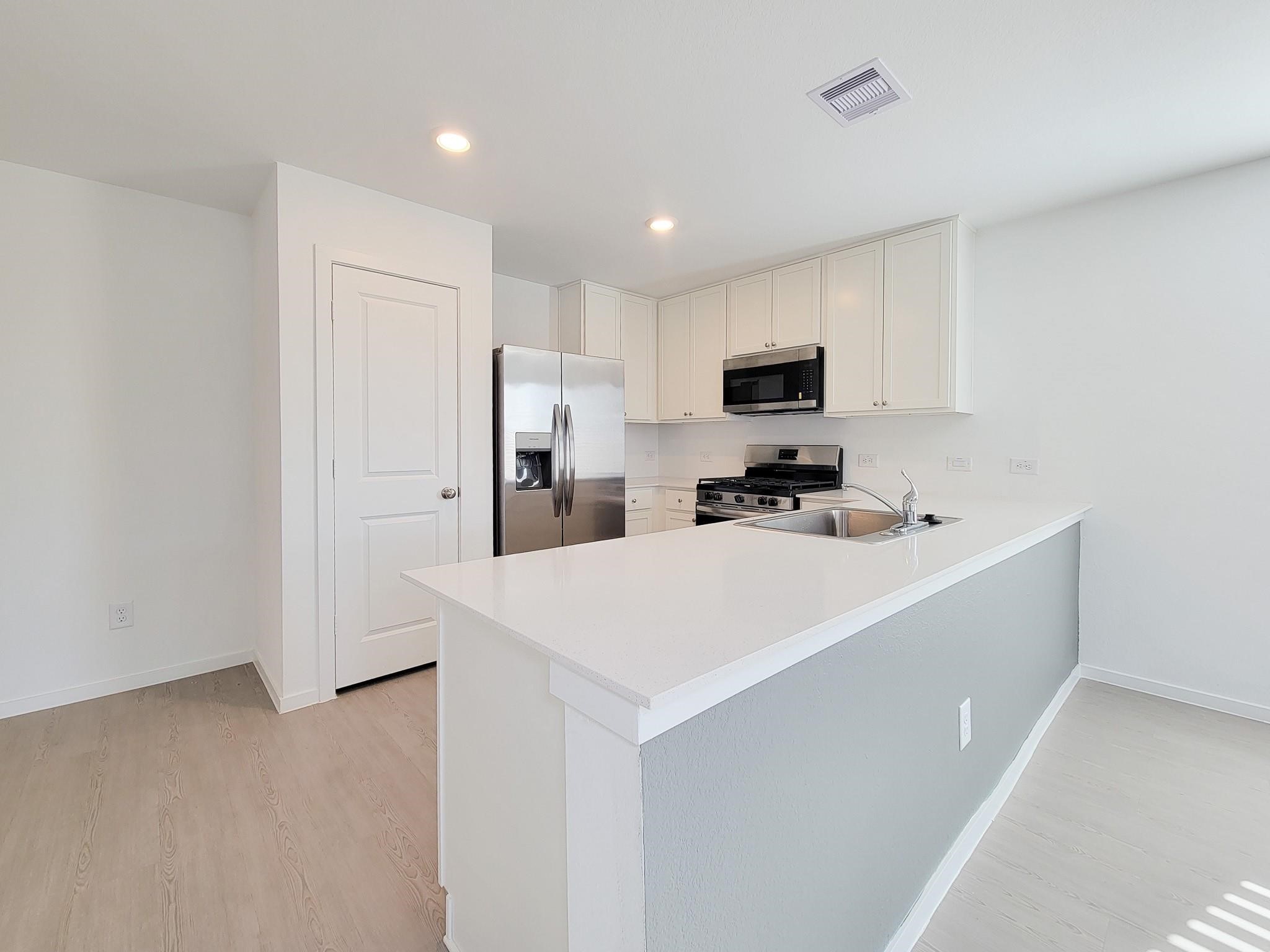 15671 Plum Brook Drive Property Photo 11