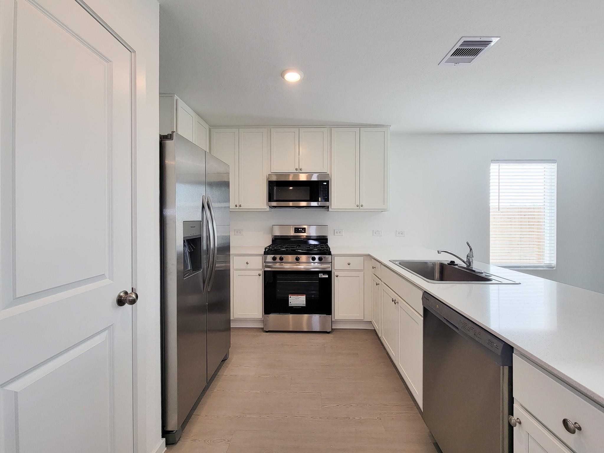 15671 Plum Brook Drive Property Photo 15