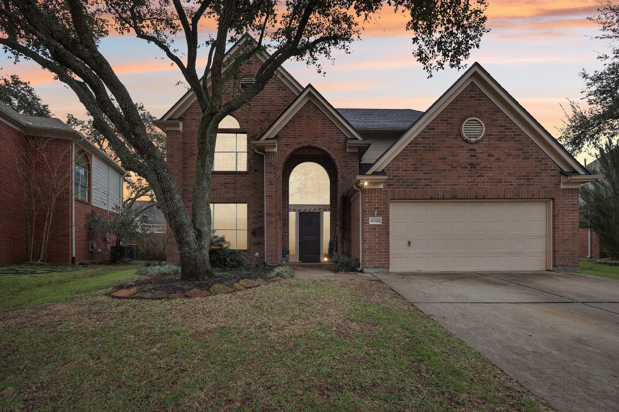 6206 Townsgate Circle Property Photo 4
