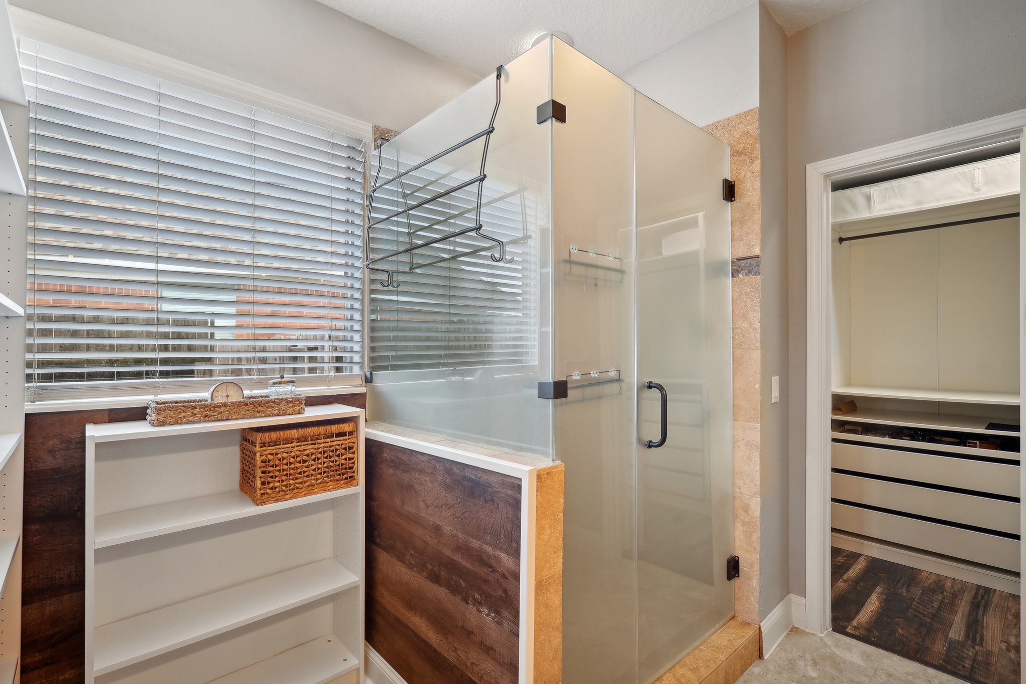6206 Townsgate Circle Property Photo 15