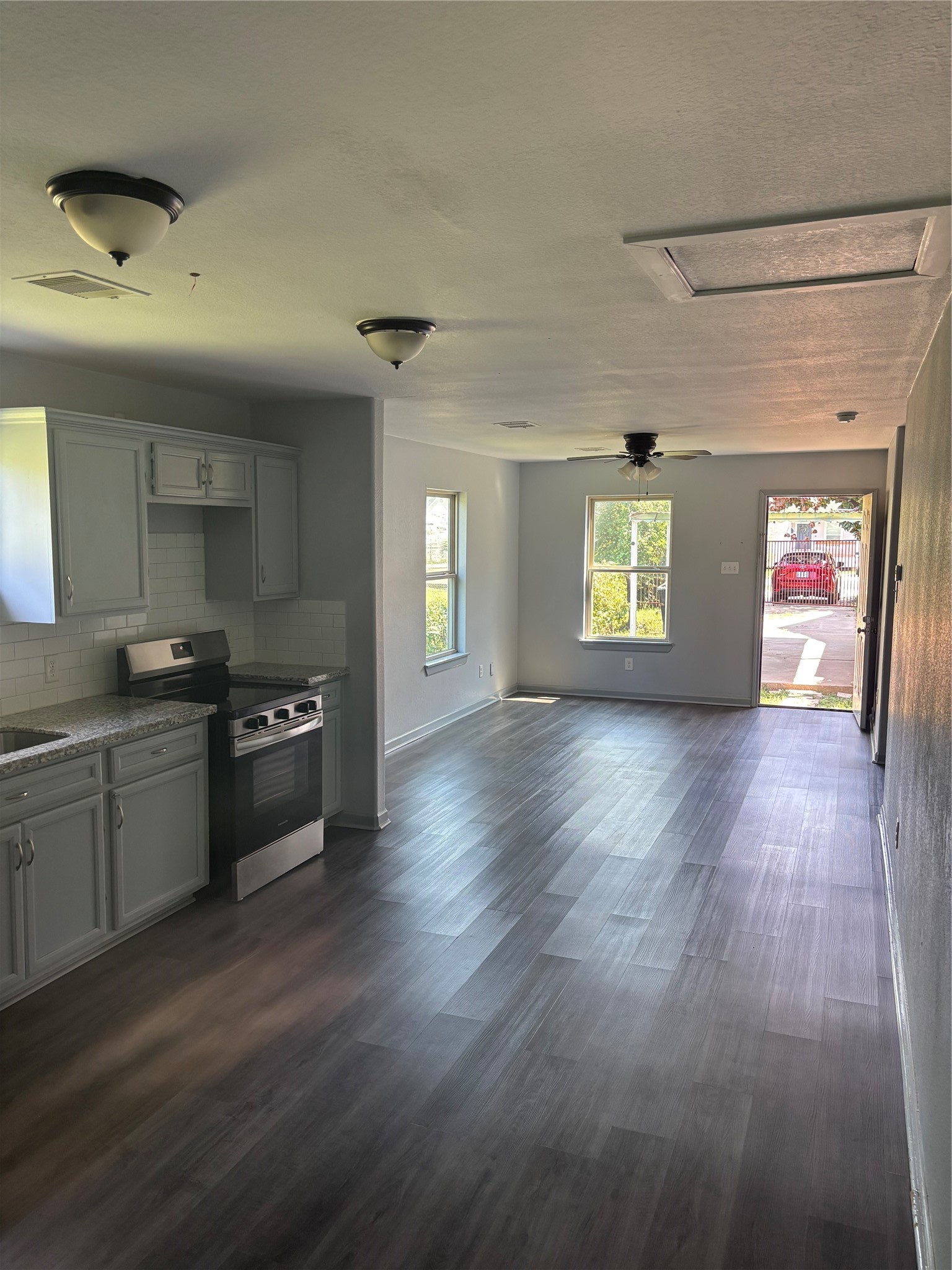 115 N Carolina Street B Property Photo 6