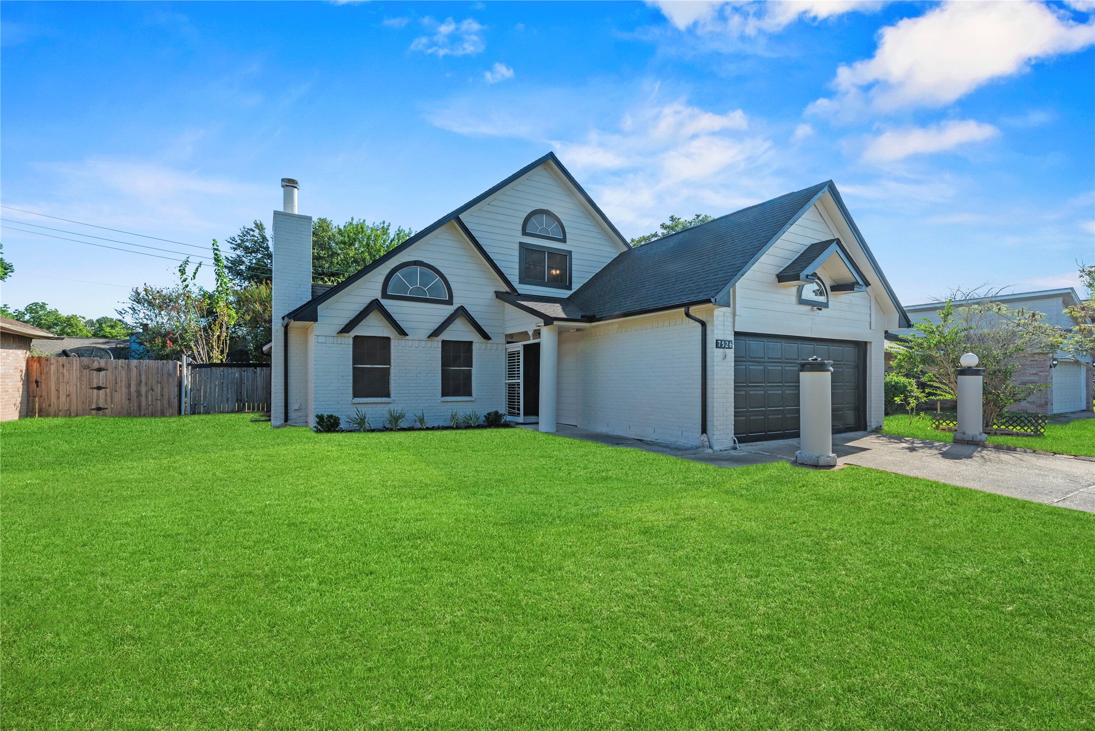 7526 Gulfbriar Place Property Photo 1