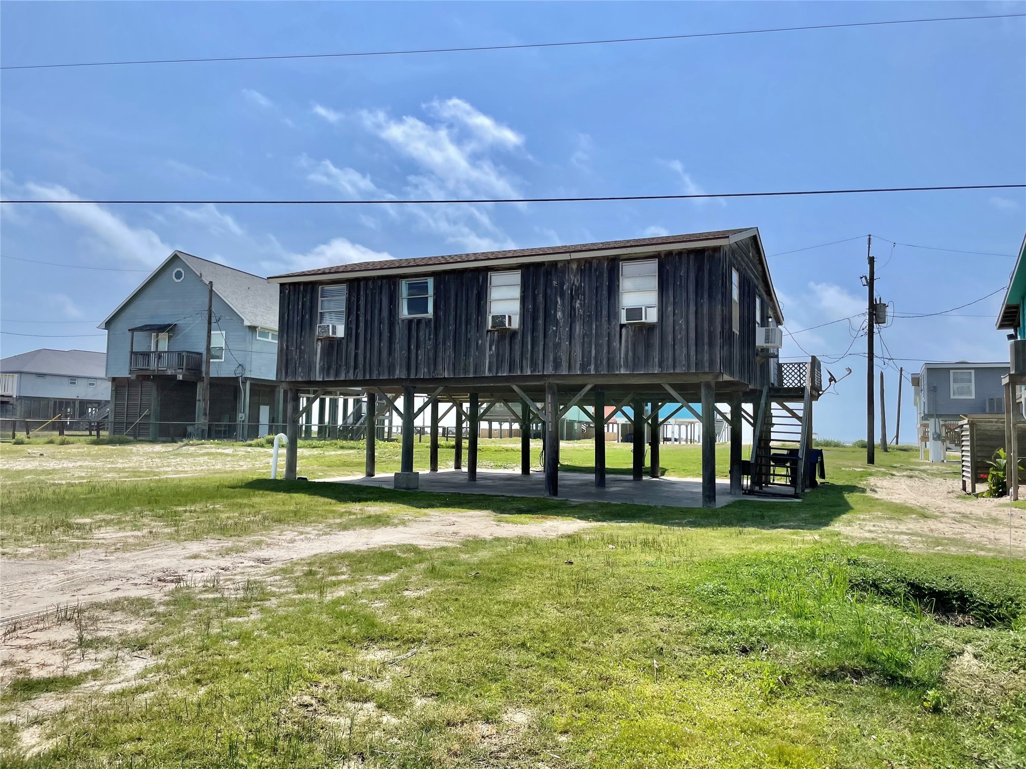 1111 Surf Drive Property Photo 1