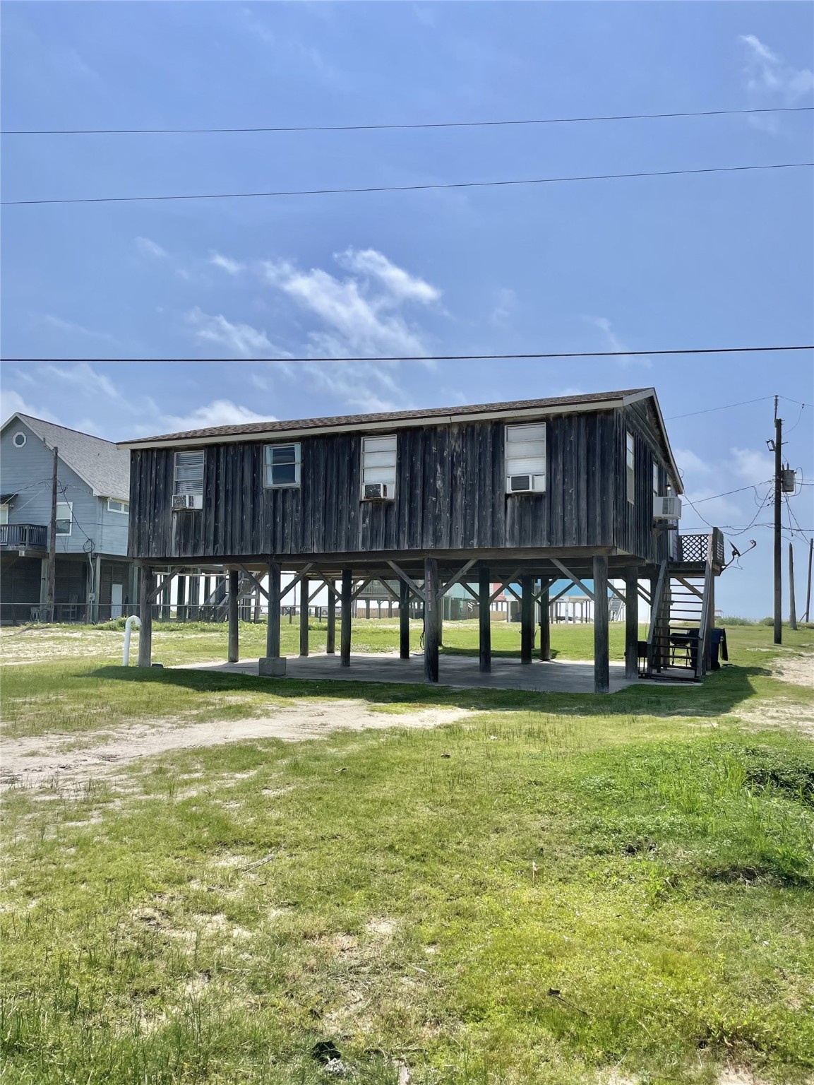 1111 Surf Drive Property Photo 2