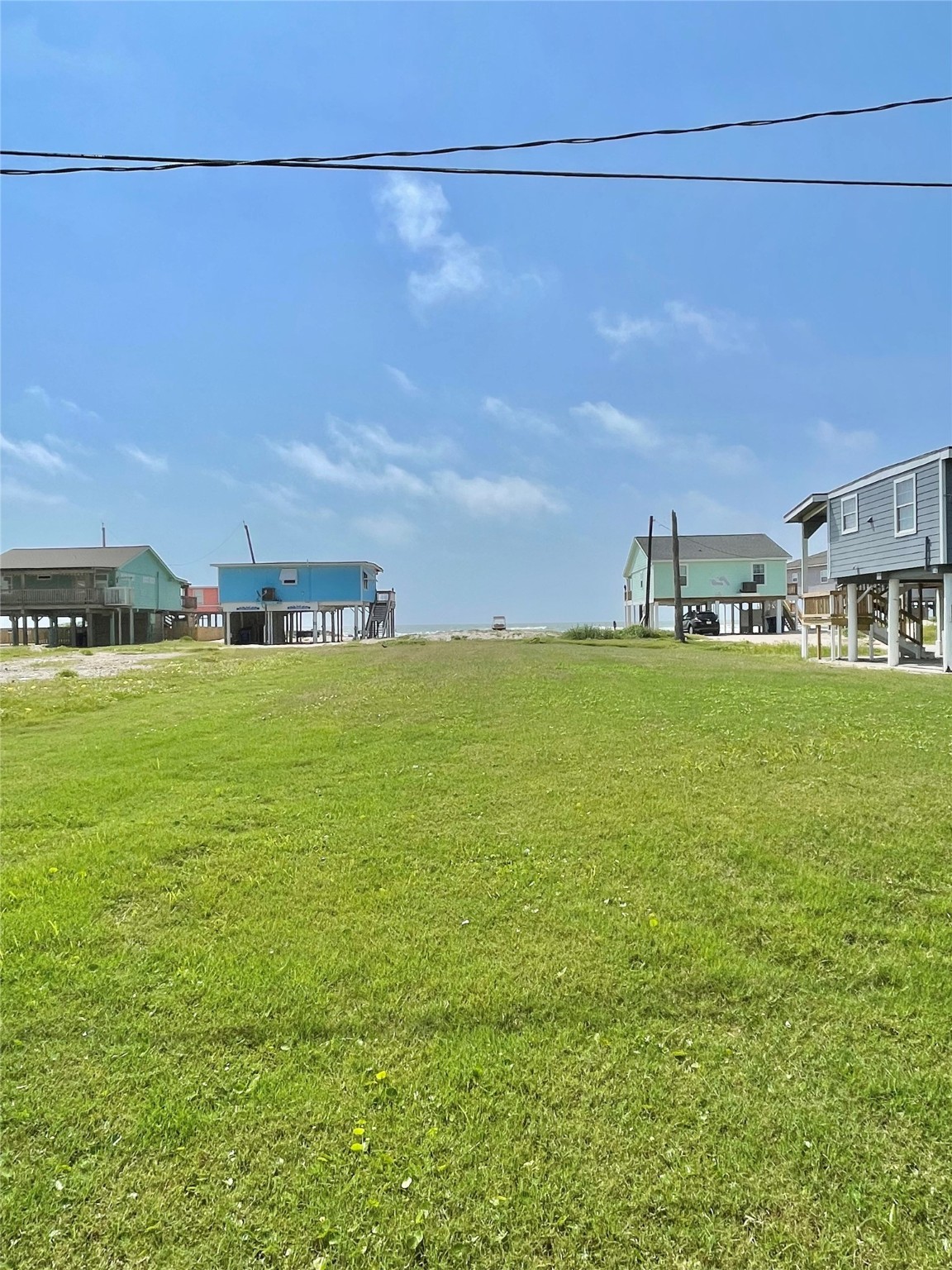 1111 Surf Drive Property Photo 3