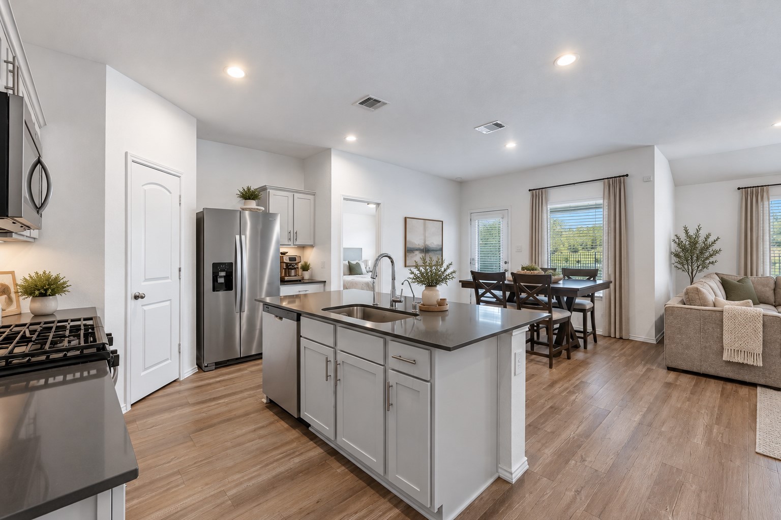 12828 Water Dive Court Property Photo 4