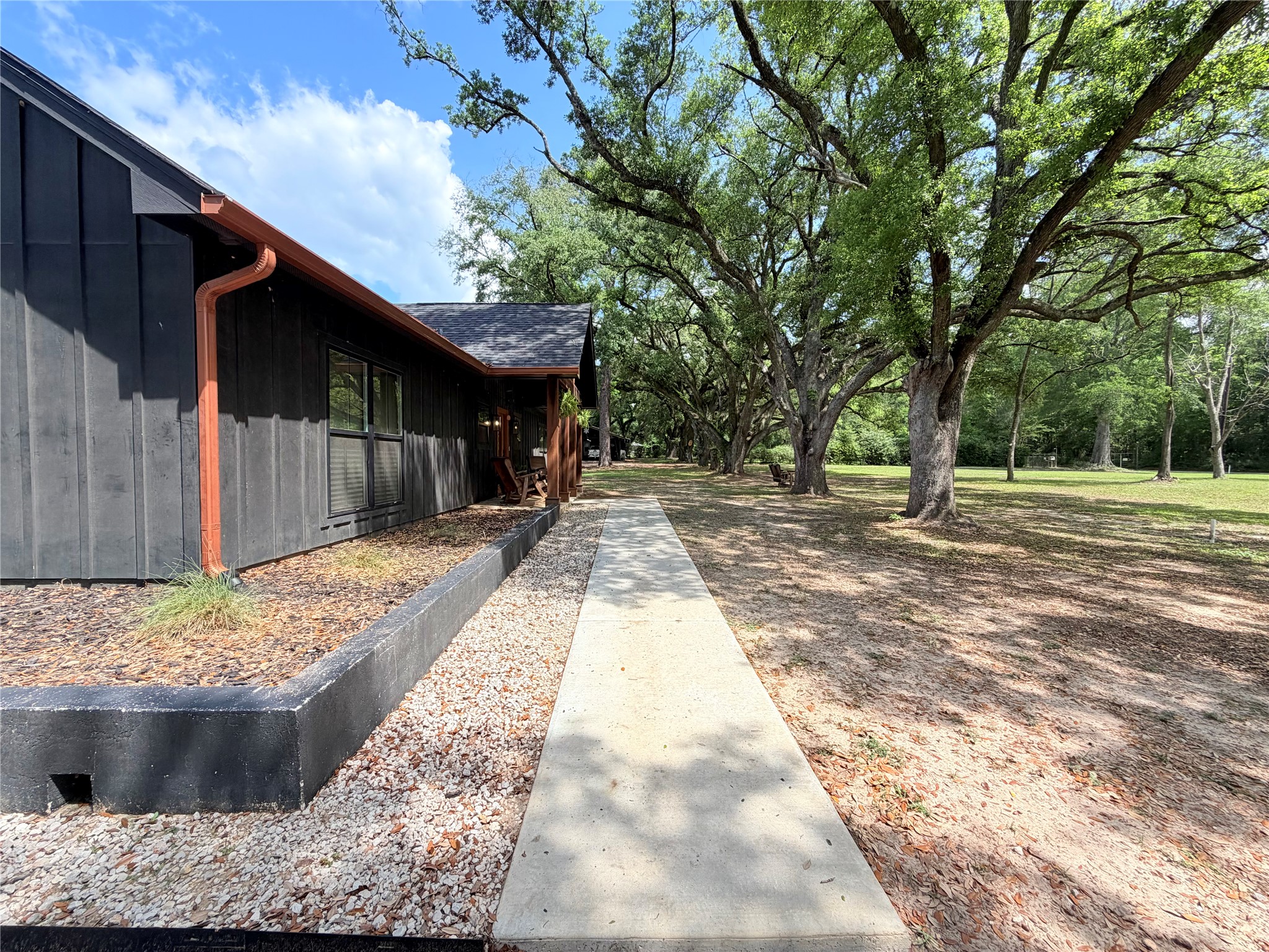 2950 County Road 4375 Property Photo 2