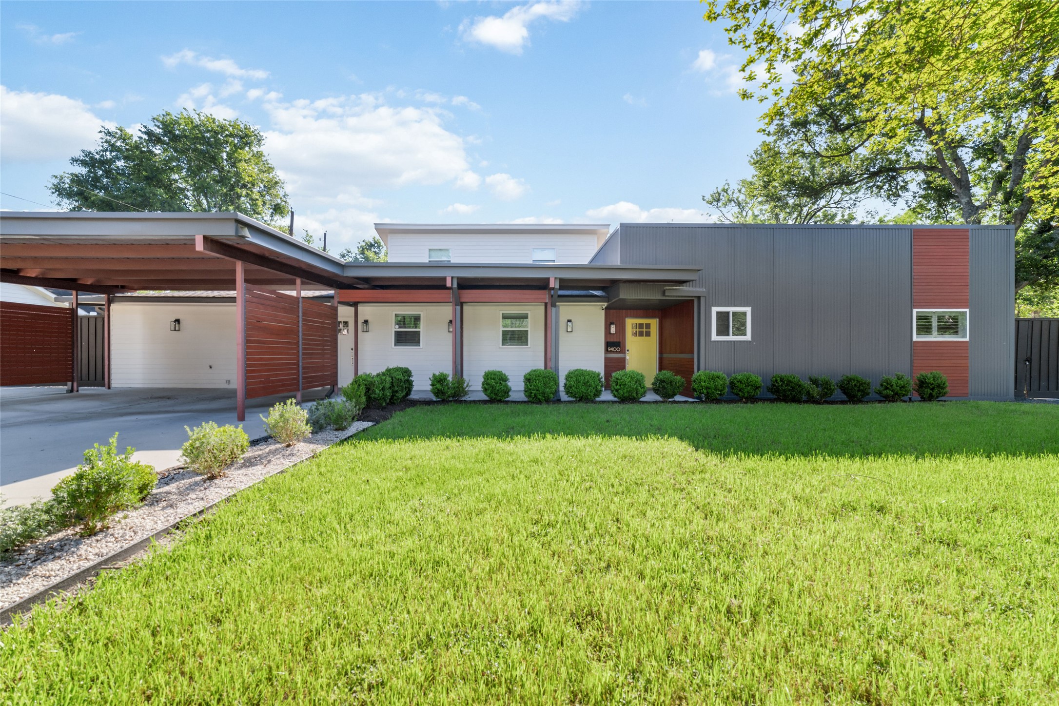 9400 Spring Branch Drive Property Photo 8