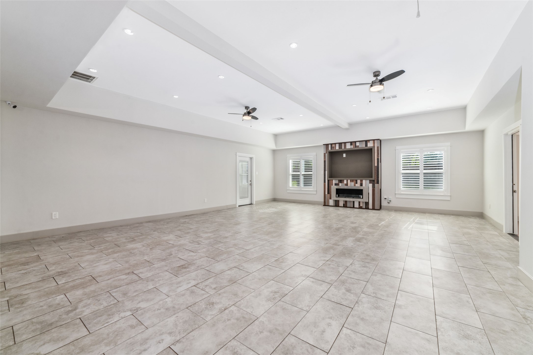 9400 Spring Branch Drive Property Photo 10