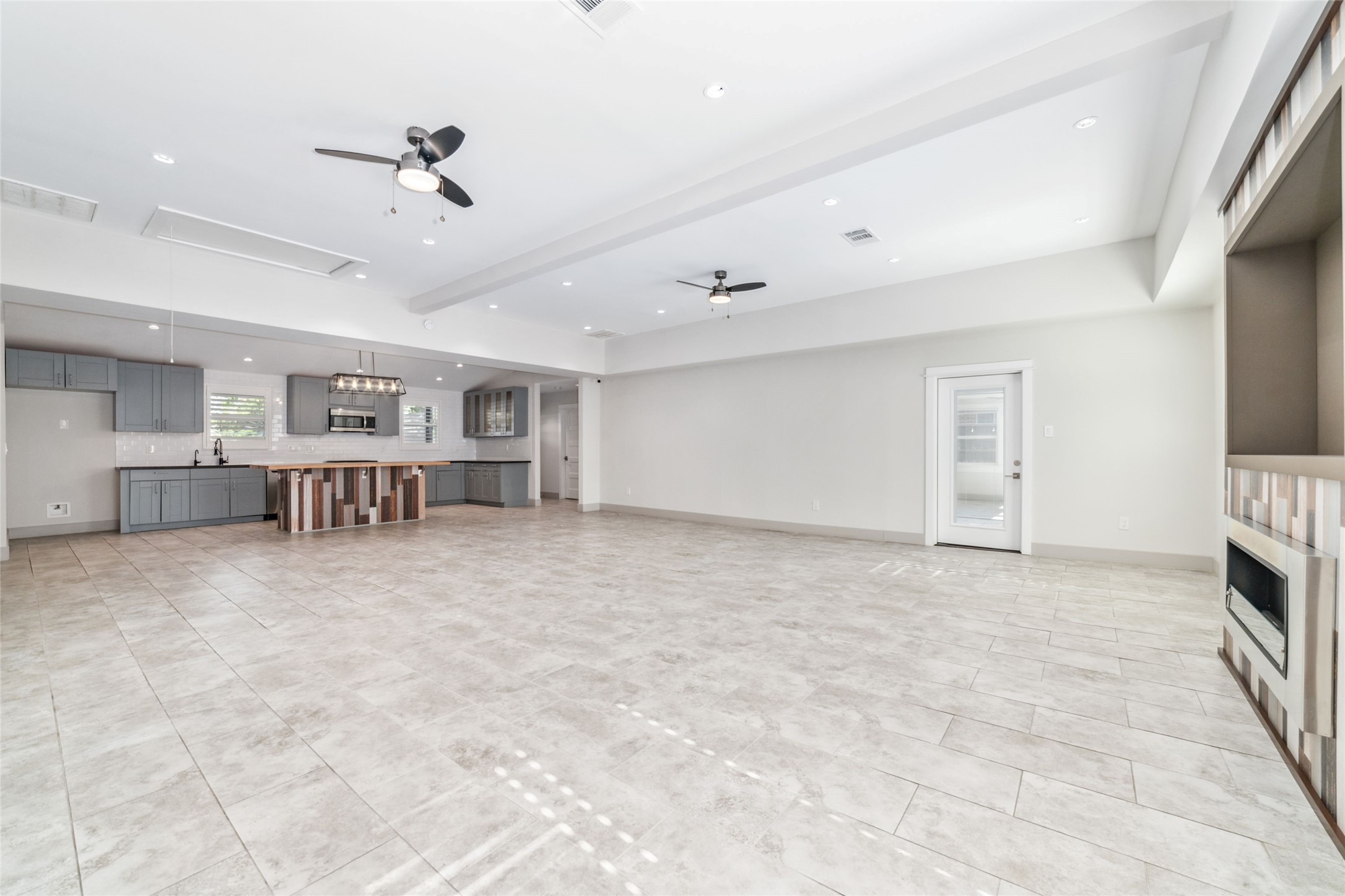 9400 Spring Branch Drive Property Photo 12