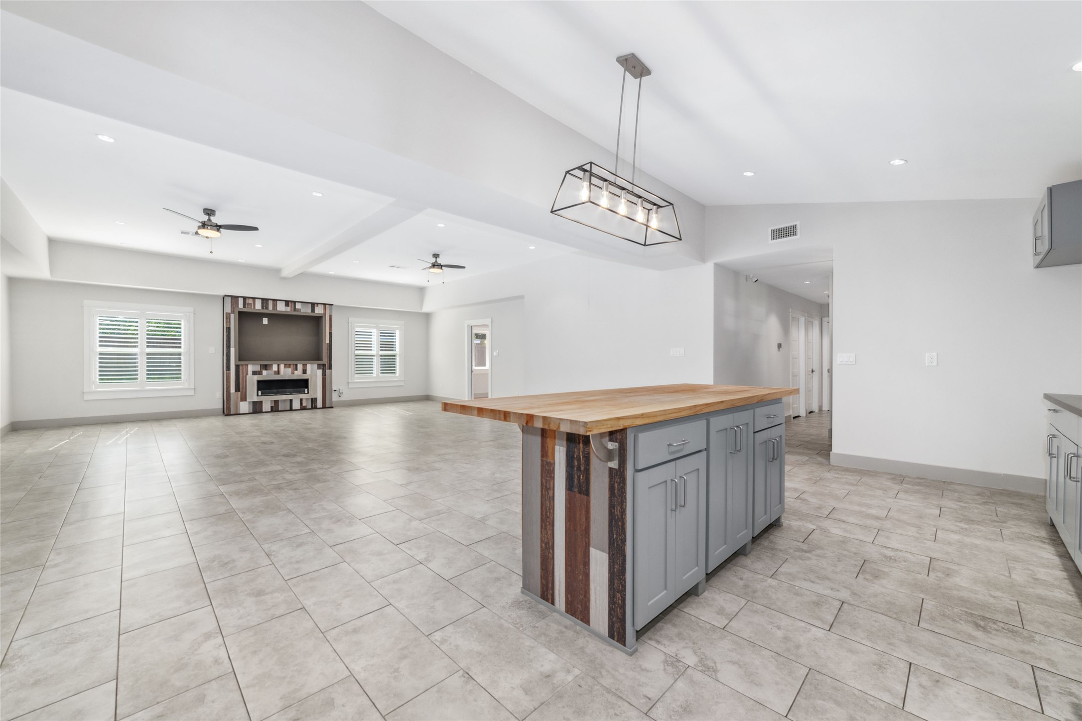 9400 Spring Branch Drive Property Photo 17