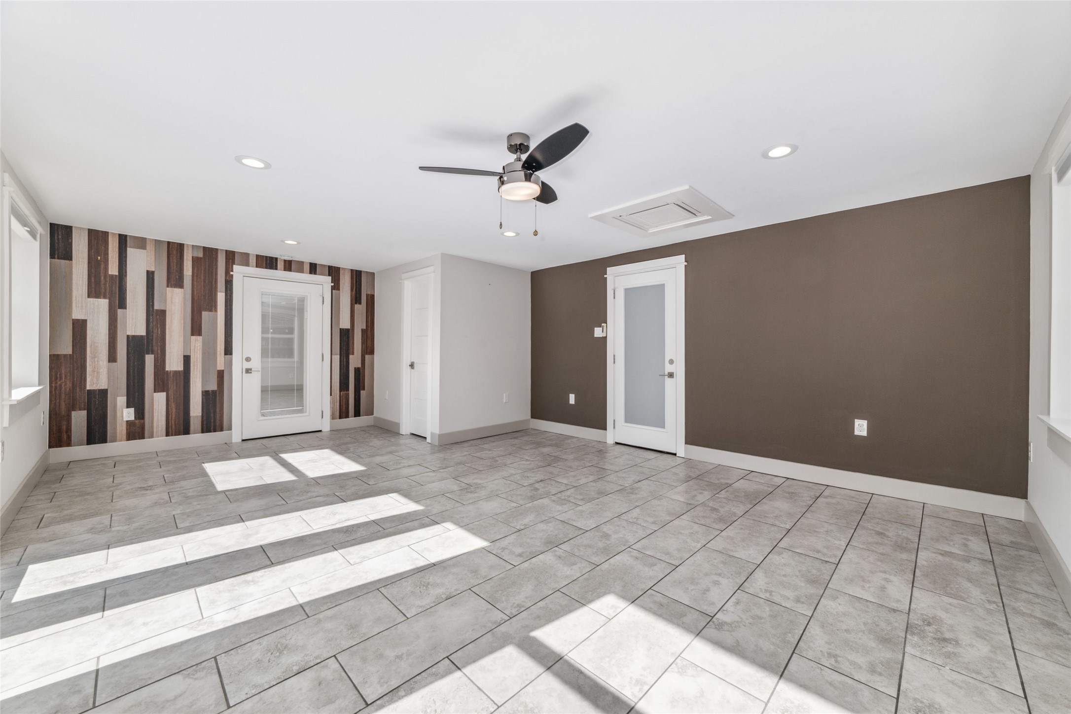 9400 Spring Branch Drive Property Photo 22