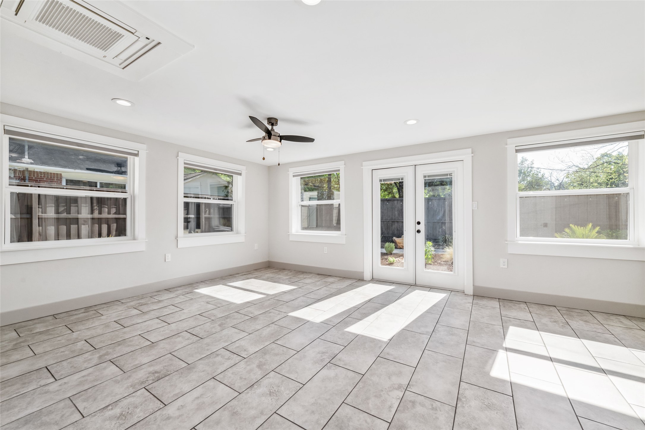 9400 Spring Branch Drive Property Photo 23