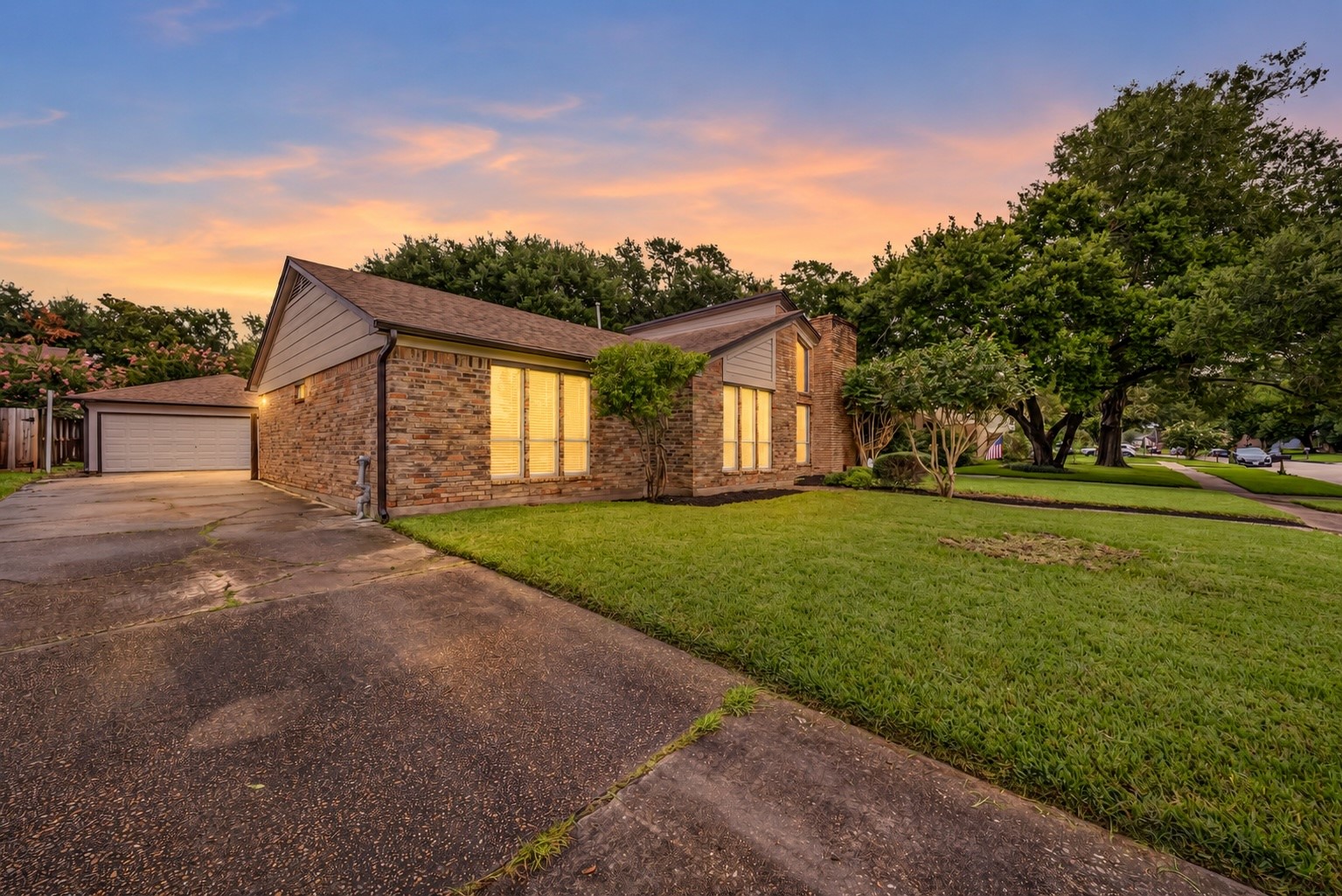 14915 Sun Harbor Drive Property Photo 2