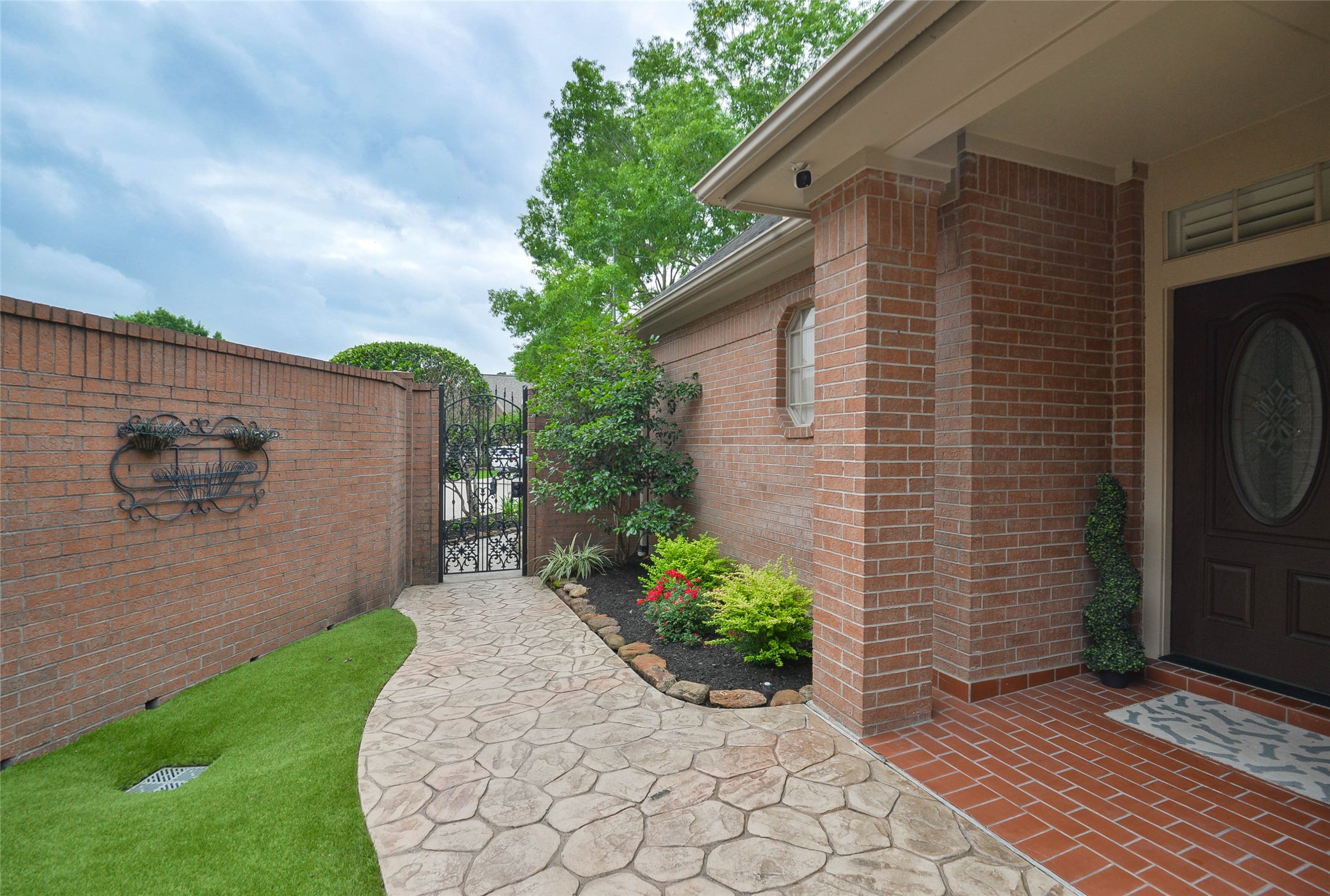 4403 Walham Court Property Photo 3