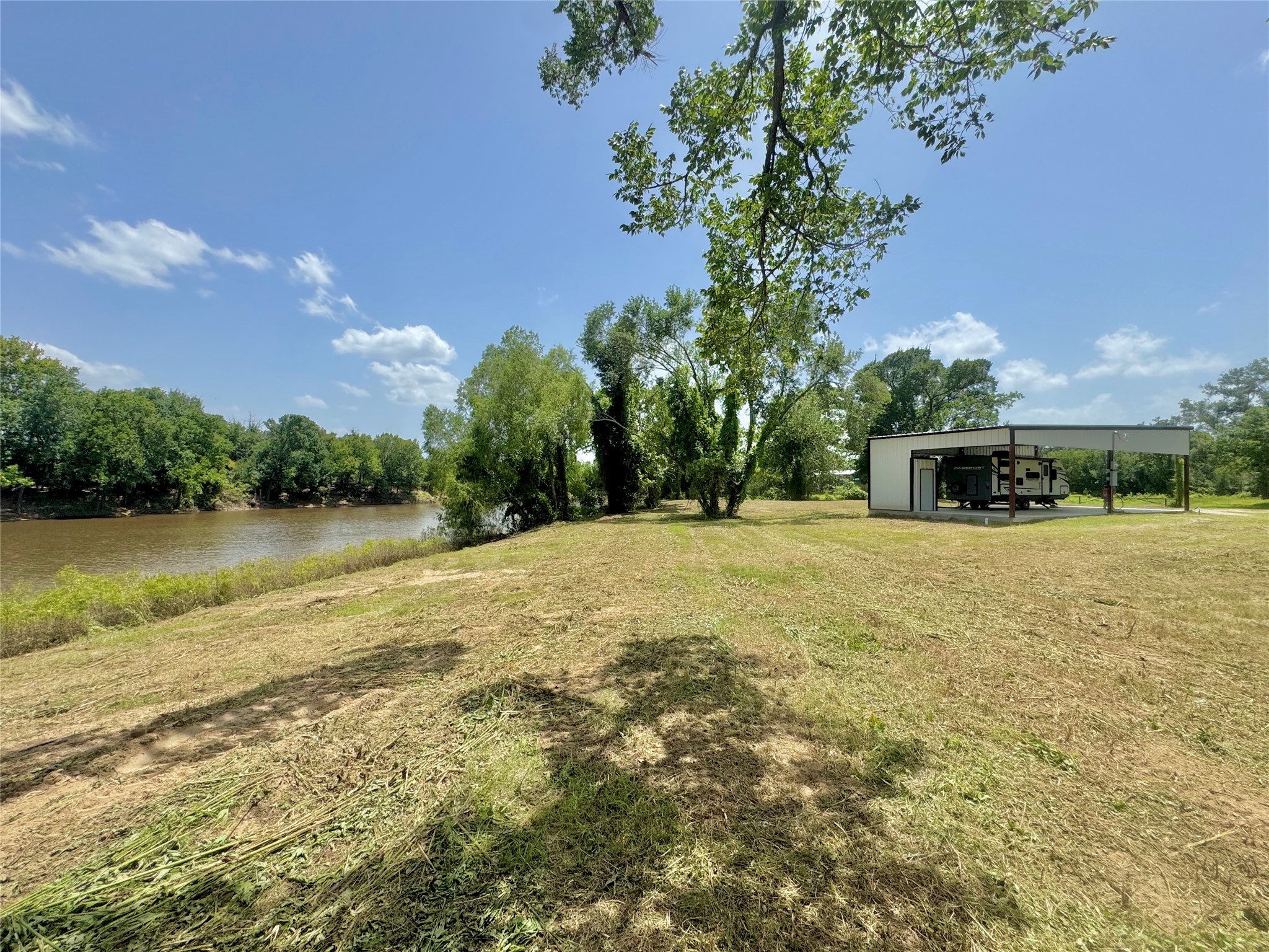 17653 River Road Property Photo 9