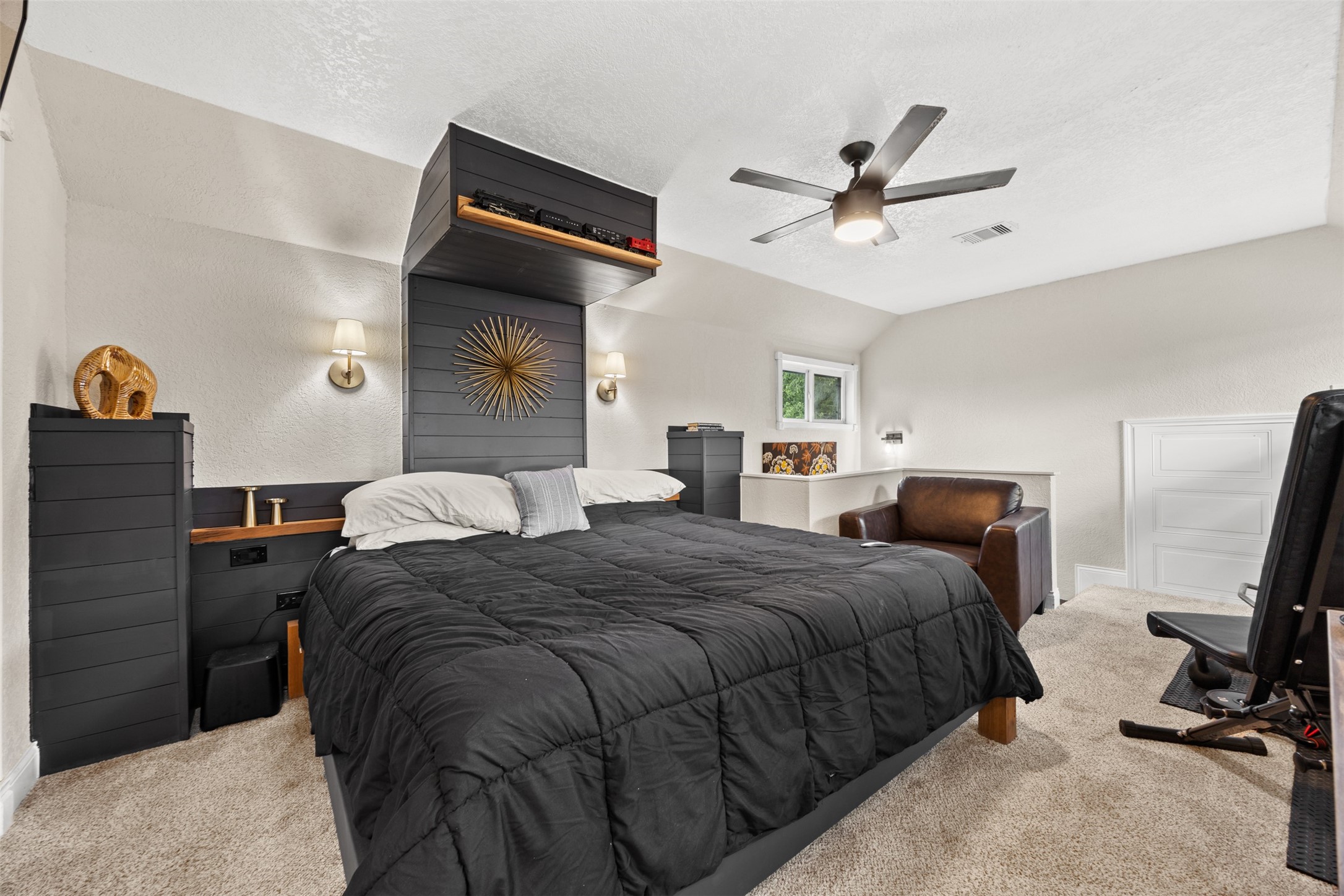521 N Jenkins Street Property Photo 8