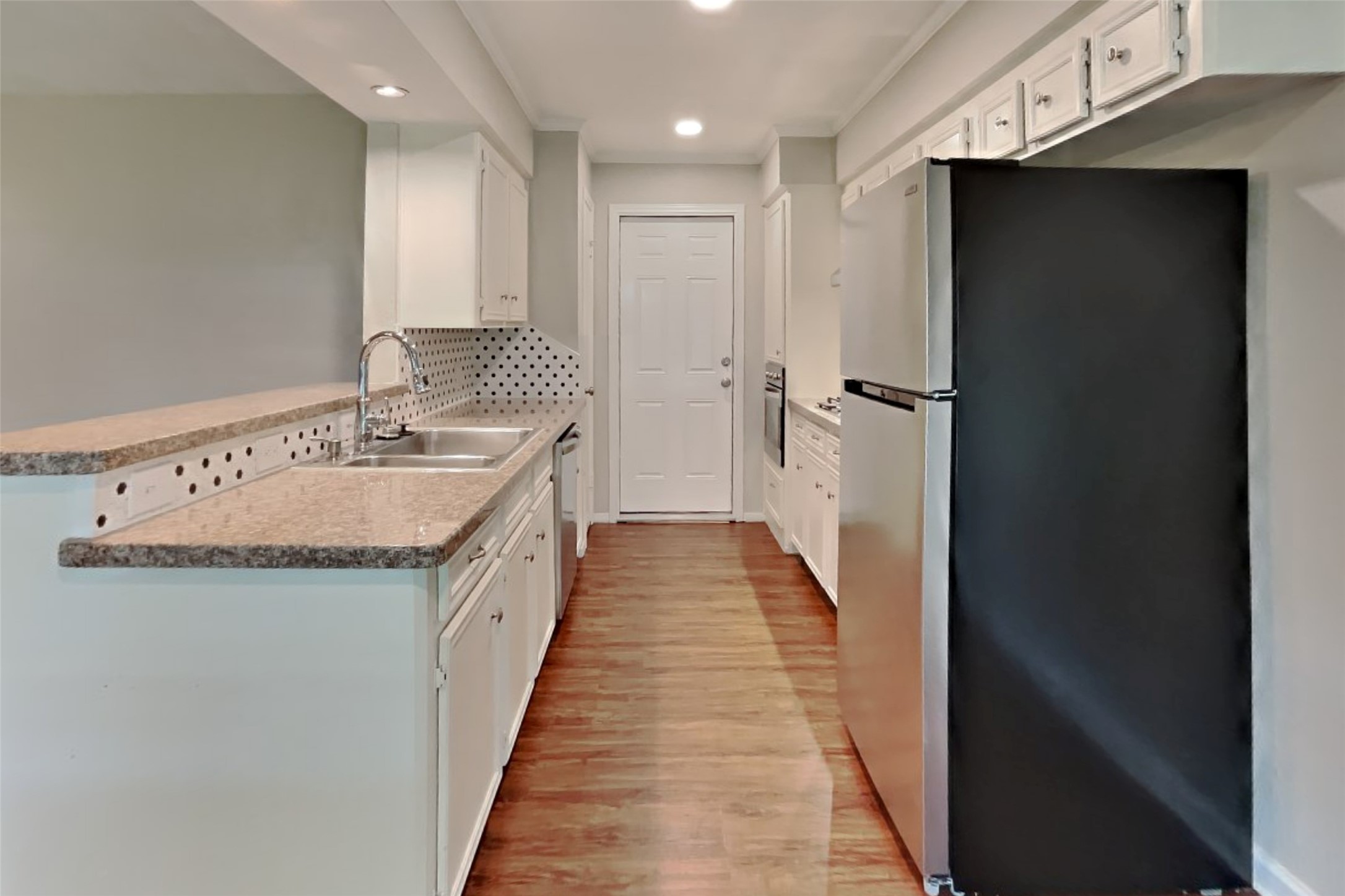 5362 Marian Street Property Photo 4