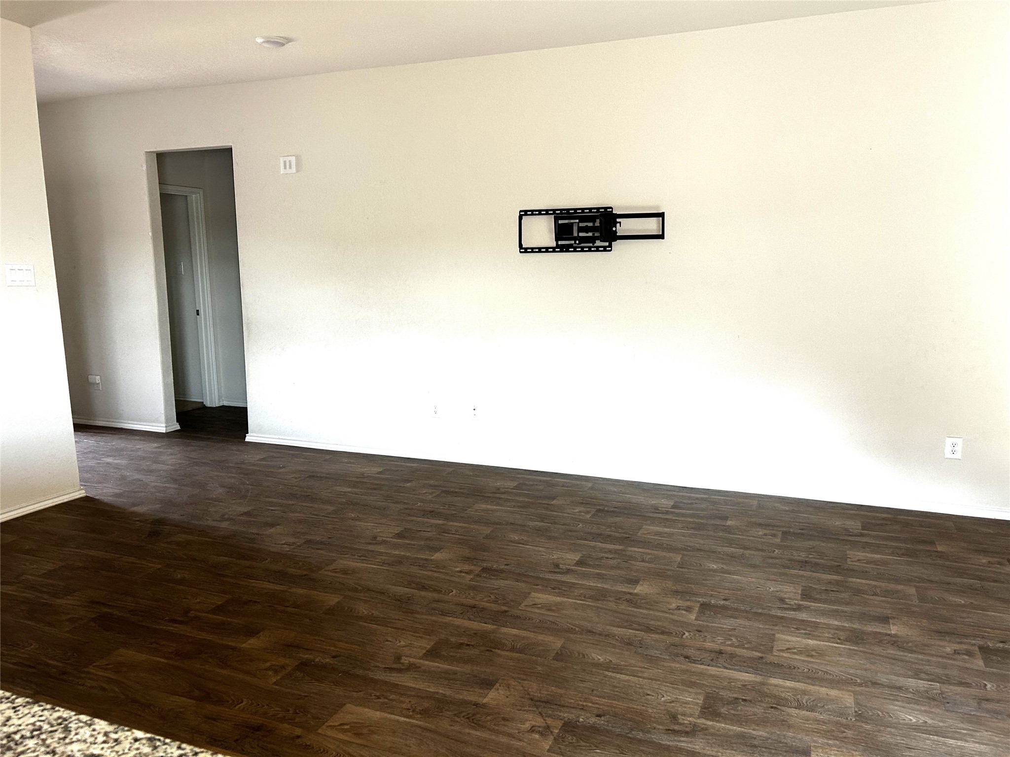 205 Lily Pond Trail Property Photo 4
