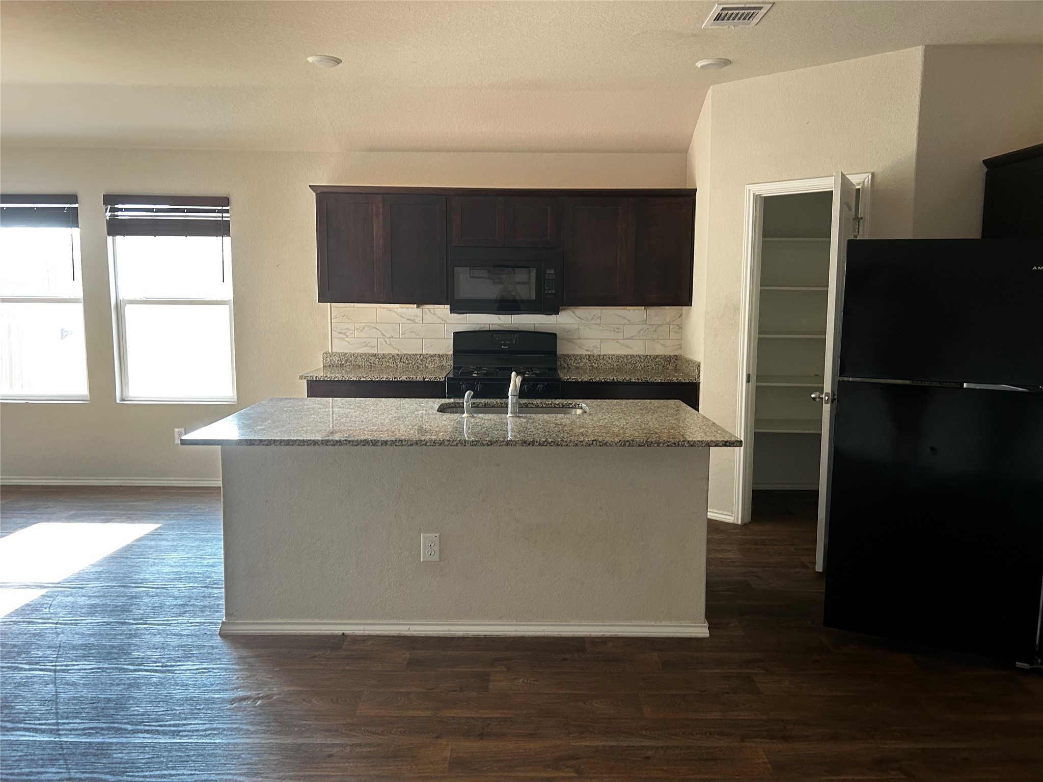 205 Lily Pond Trail Property Photo 6