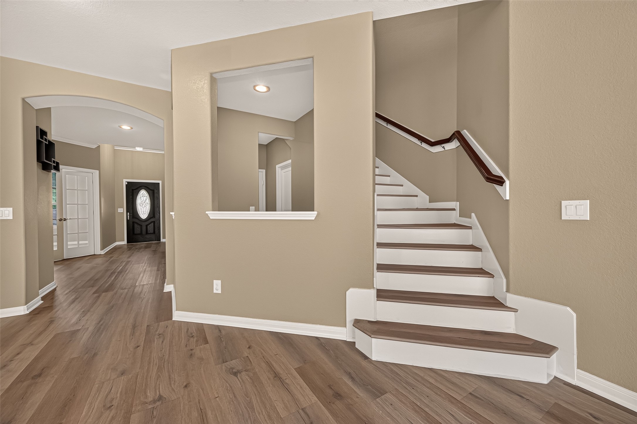 15711 Huddleston Drive Property Photo 3