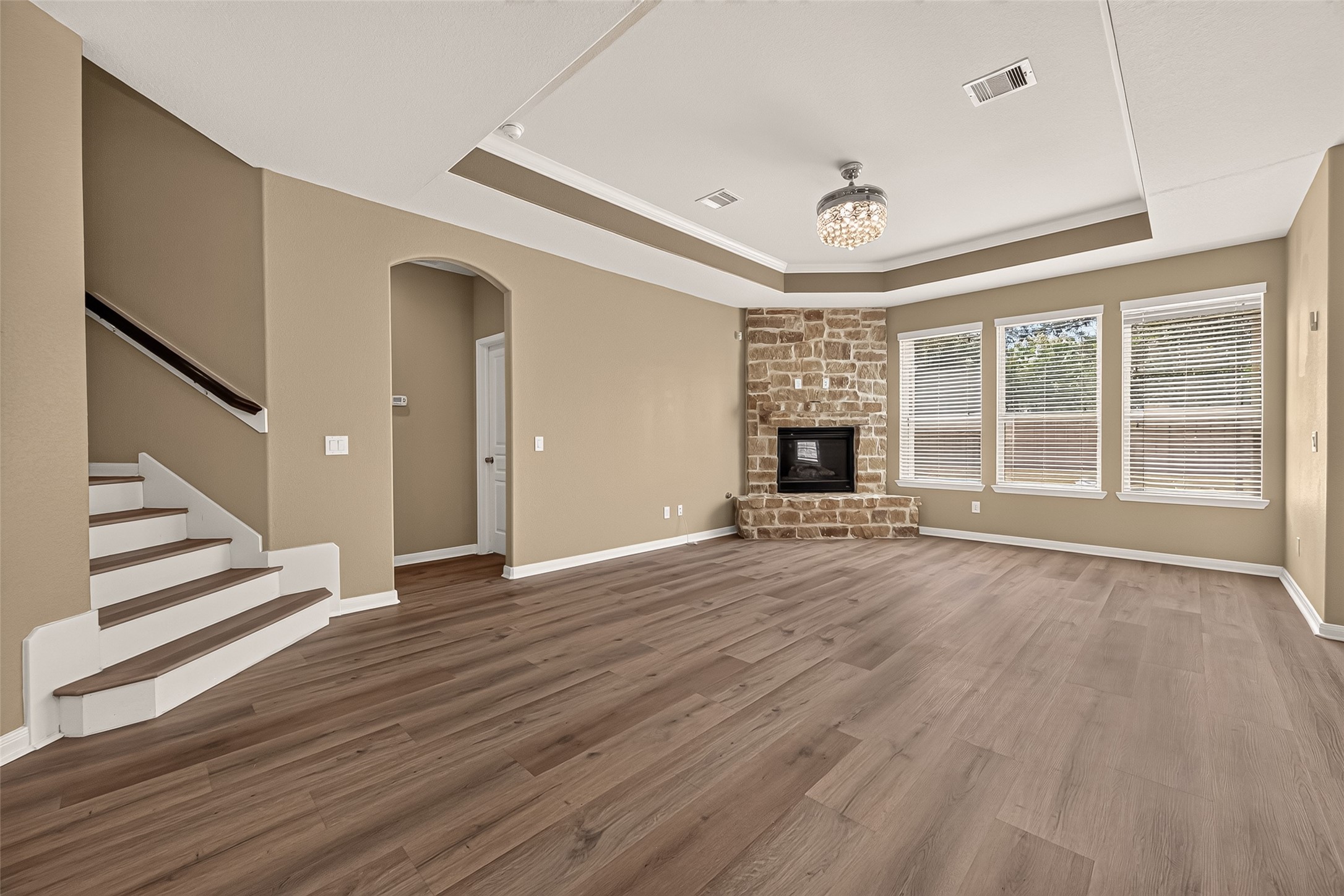 15711 Huddleston Drive Property Photo 5