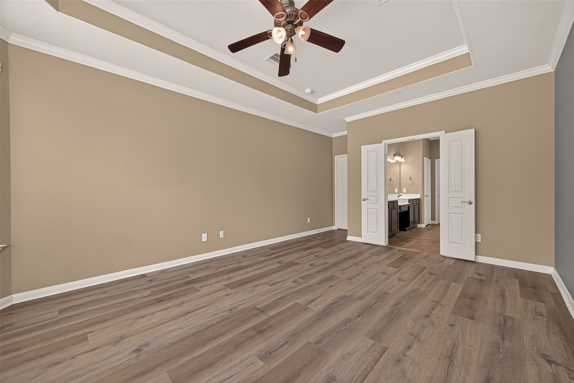 15711 Huddleston Drive Property Photo 6