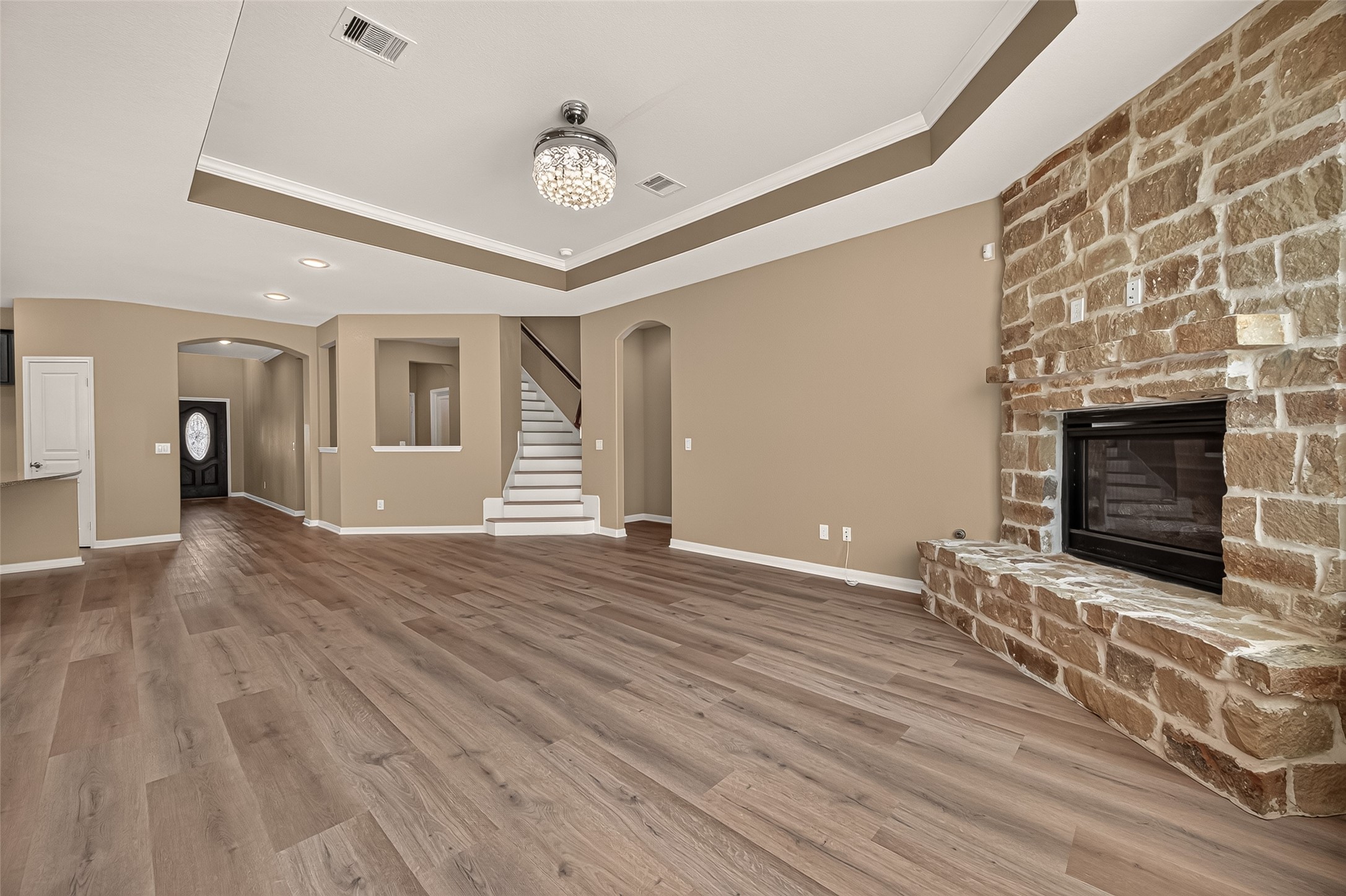 15711 Huddleston Drive Property Photo 8