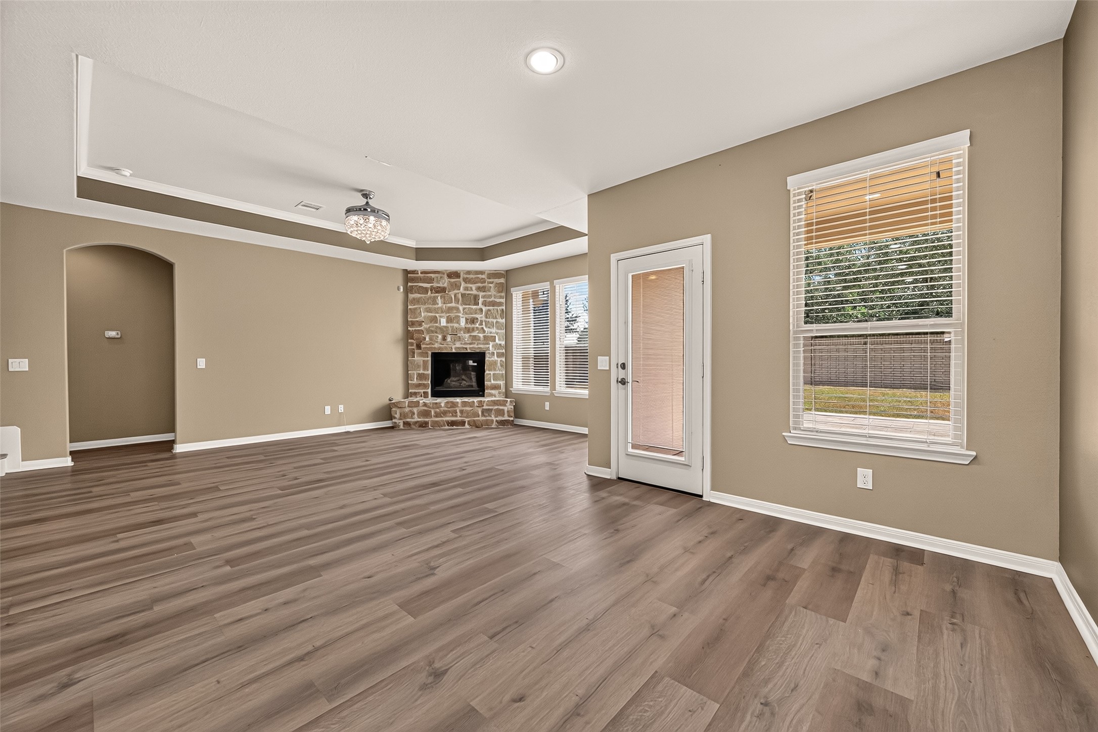 15711 Huddleston Drive Property Photo 11