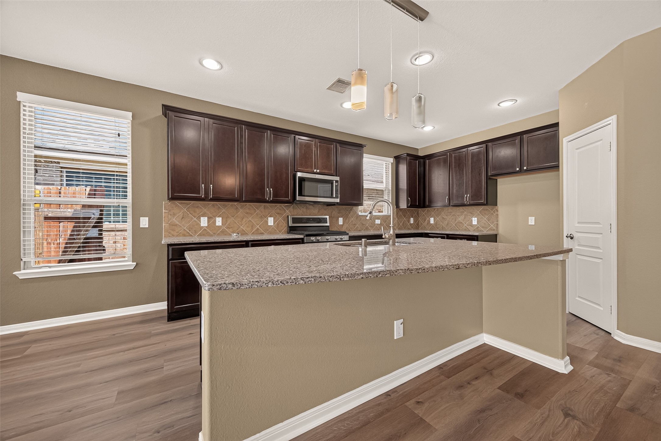 15711 Huddleston Drive Property Photo 12