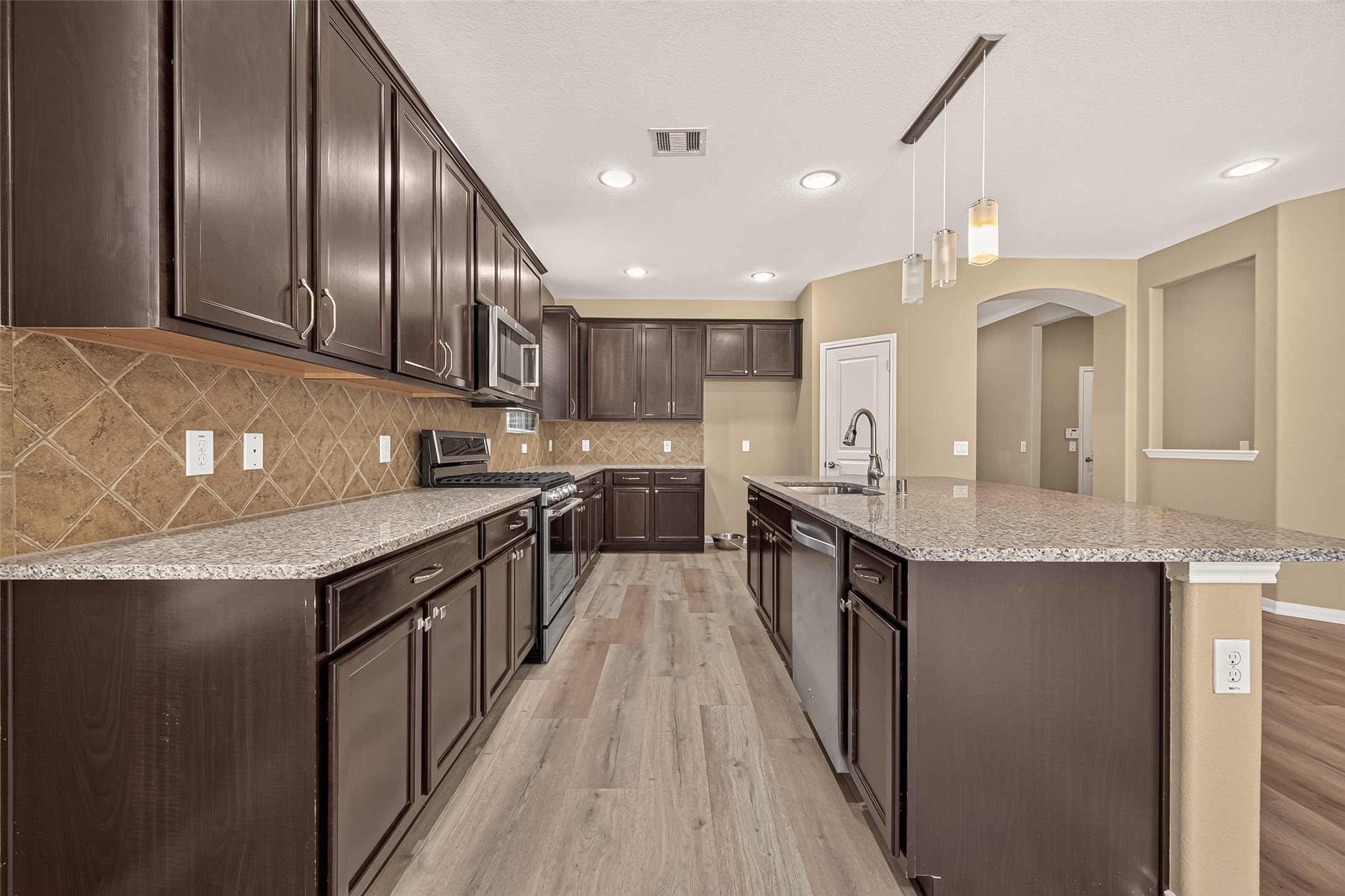 15711 Huddleston Drive Property Photo 13