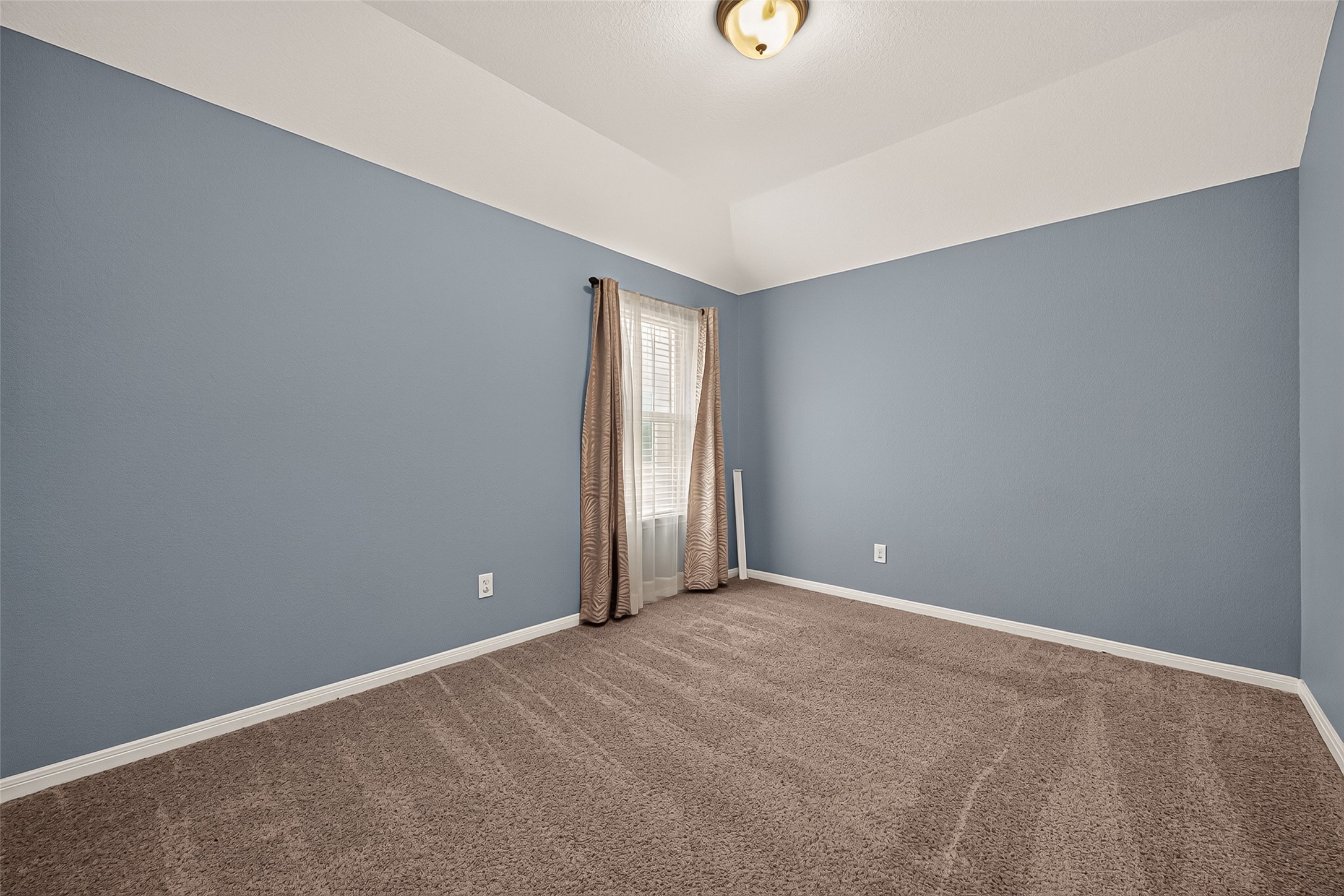 15711 Huddleston Drive Property Photo 29