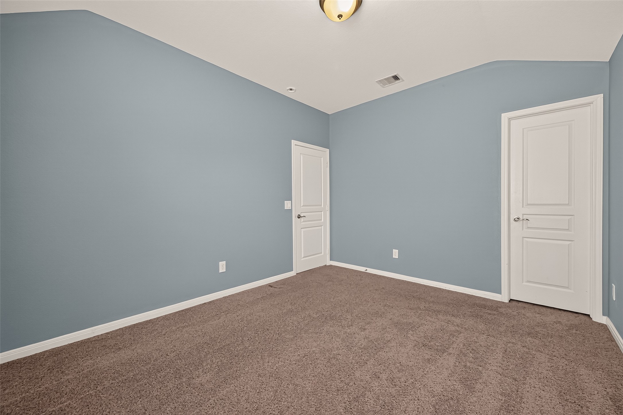 15711 Huddleston Drive Property Photo 34