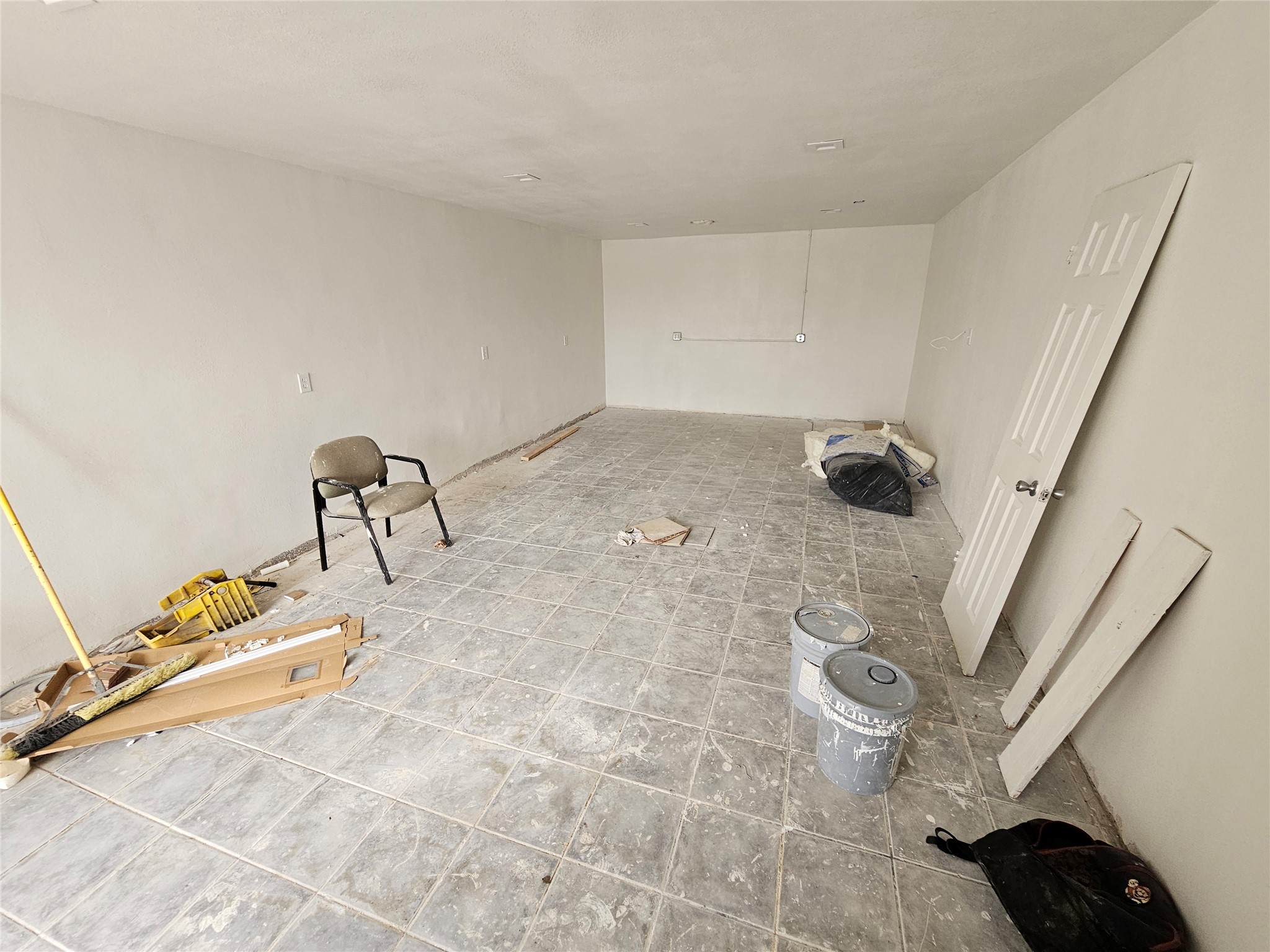 2116 Lockwood Drive Property Photo 6