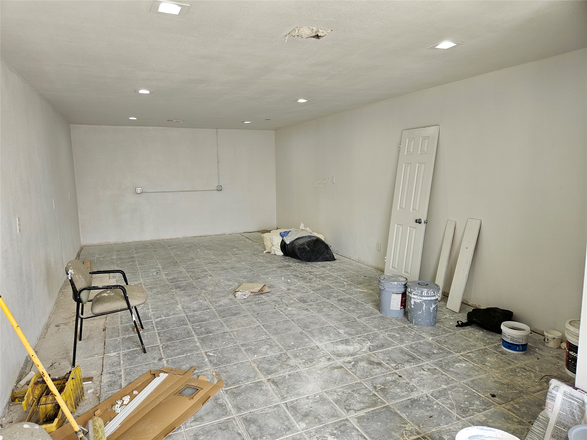 2116 Lockwood Drive Property Photo 8