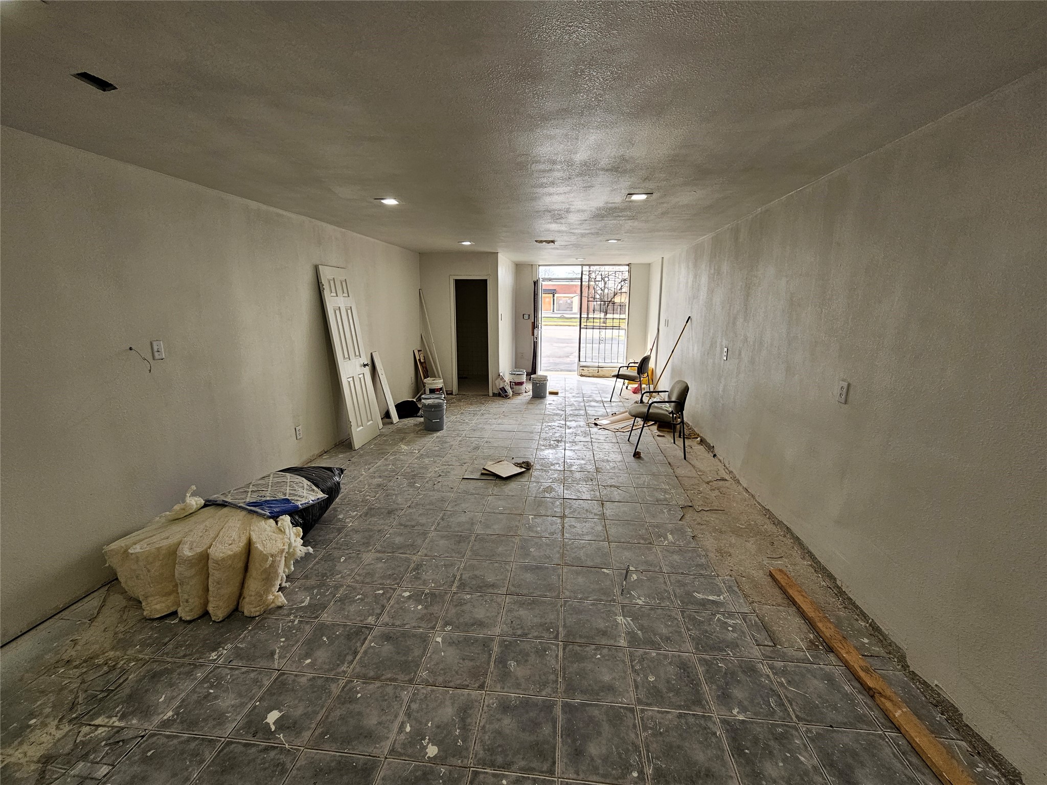 2116 Lockwood Drive Property Photo 10