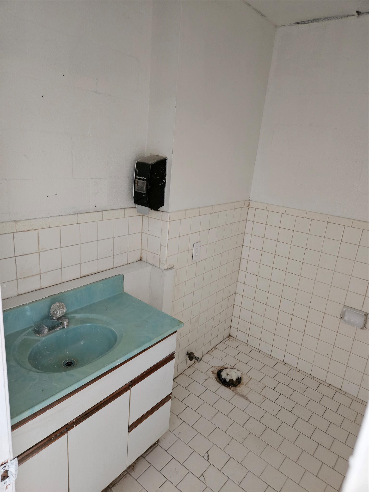 2116 Lockwood Drive Property Photo 12