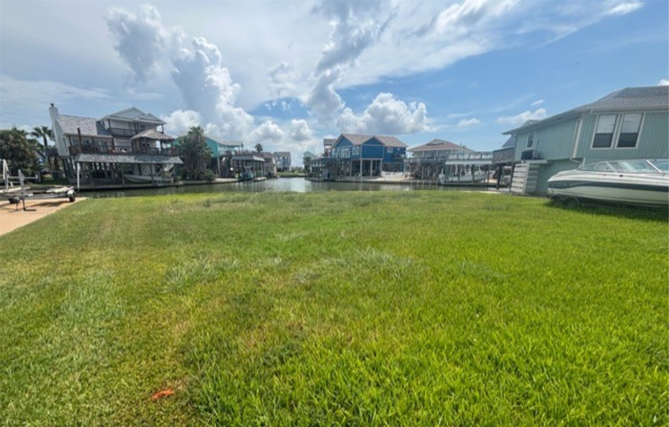 422 Tahiti Road Property Photo 1