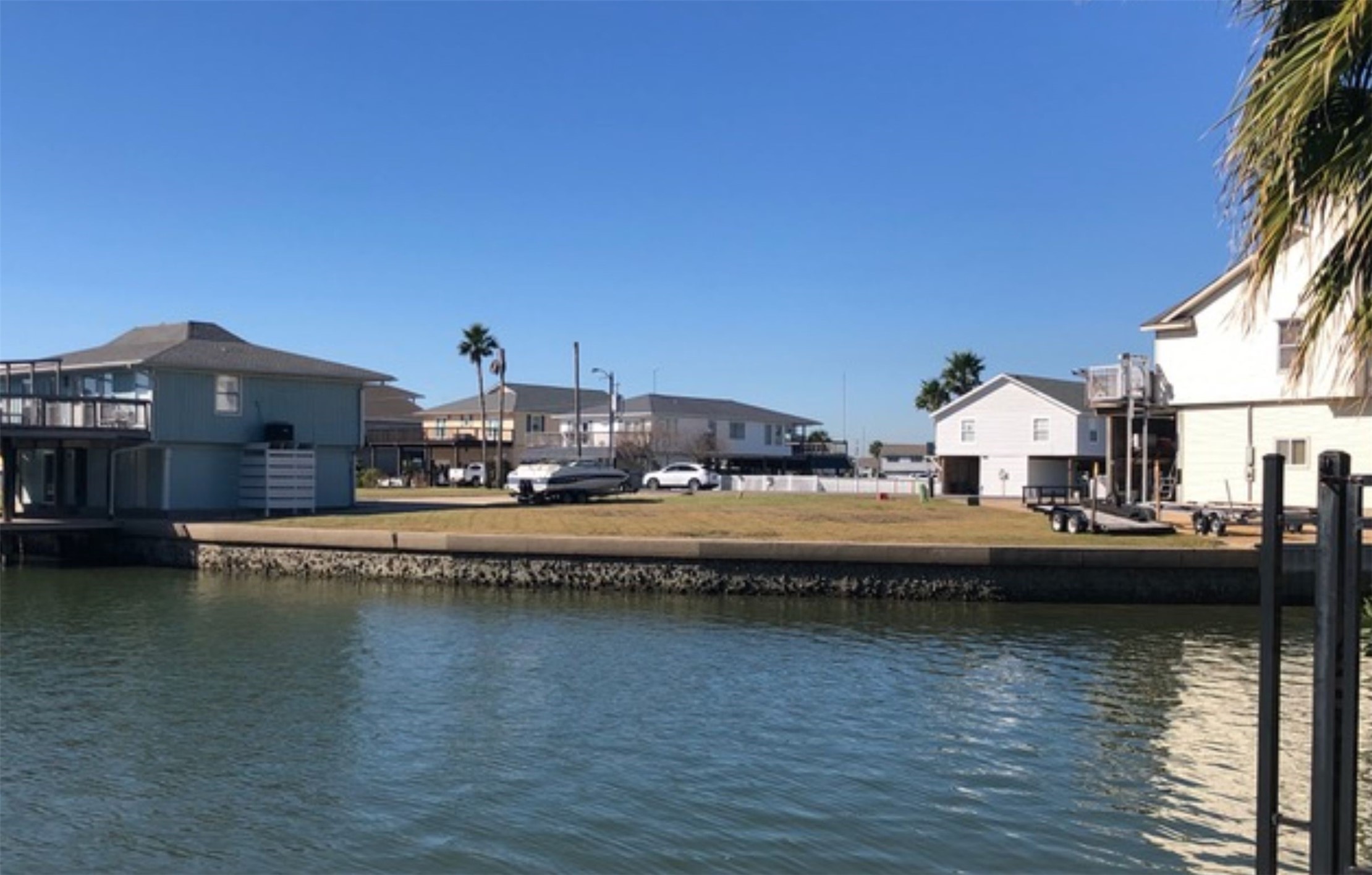 422 Tahiti Road Property Photo 4