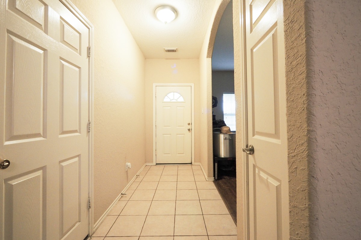 11219 Overland Trail Drive Property Photo 4