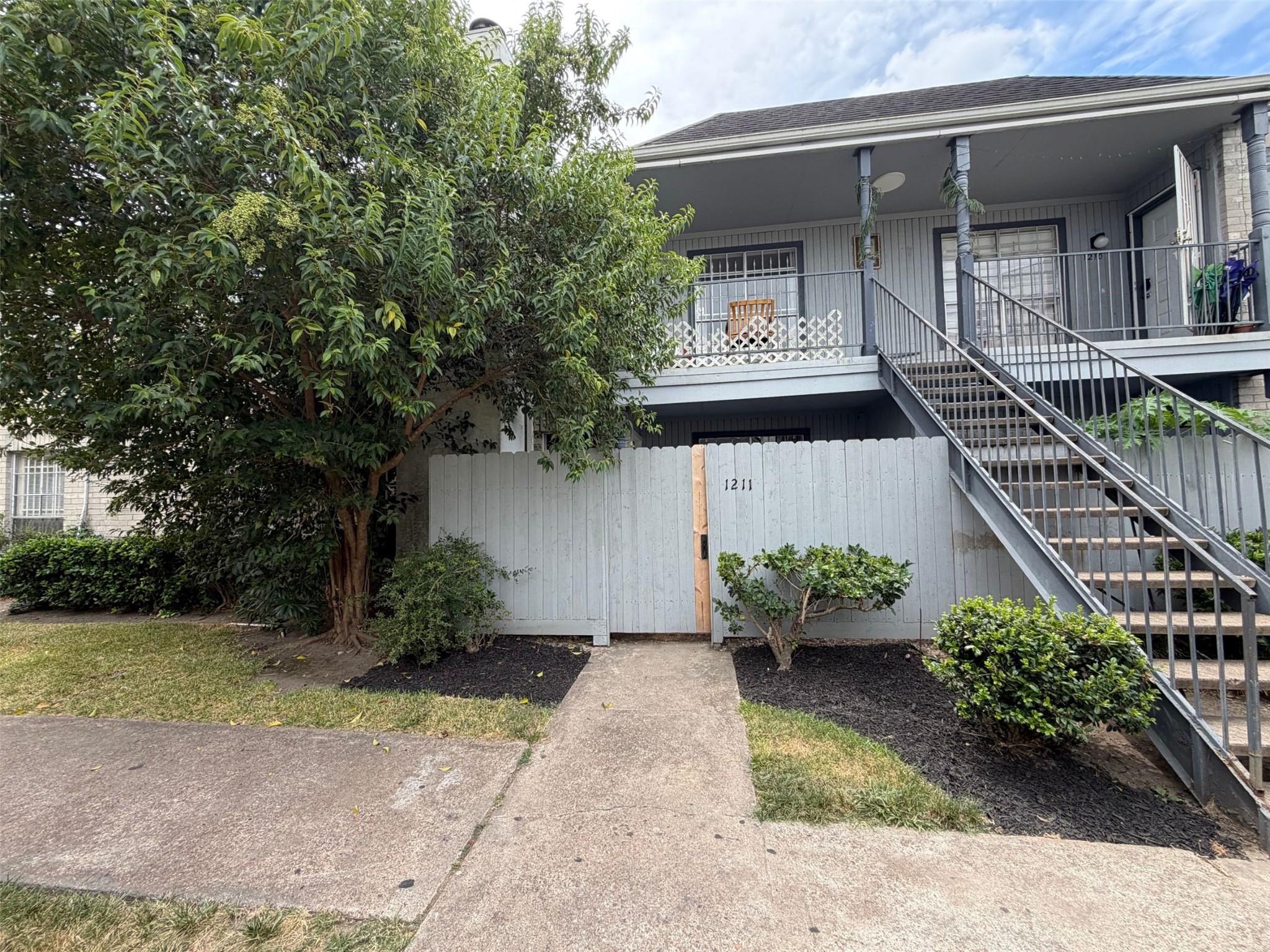 6606 De Moss Drive 1211