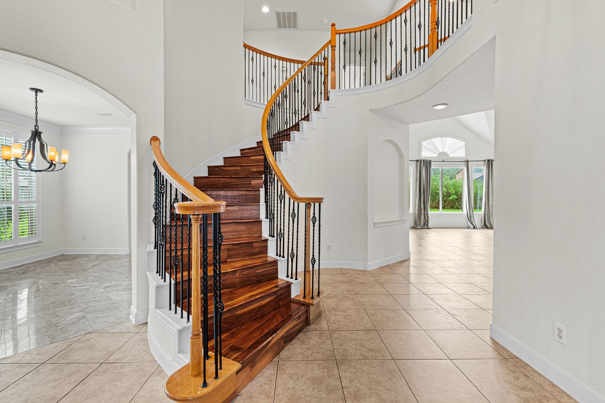 6118 Durango Bay Lane Property Photo 4