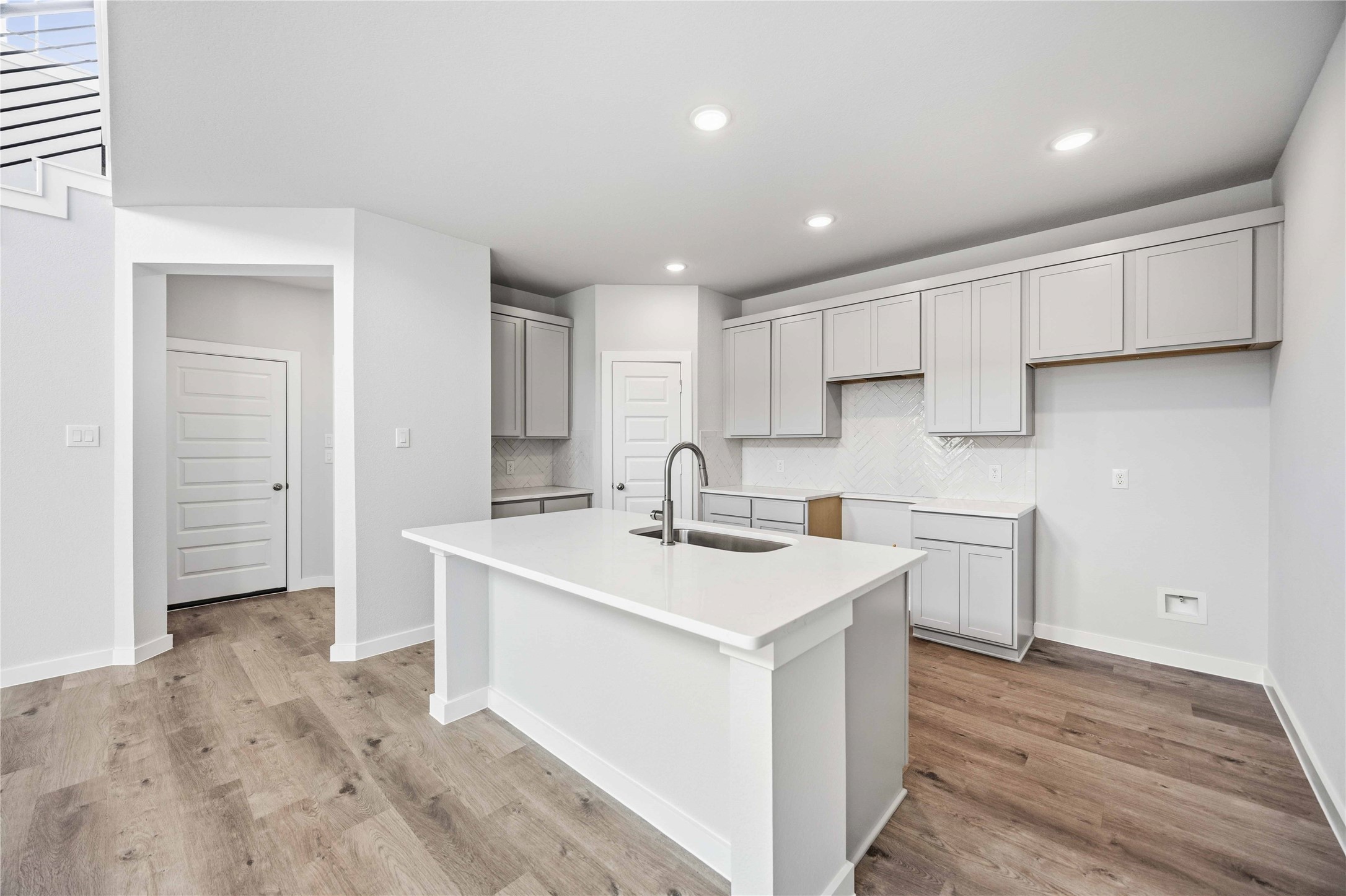 8006 Alamo Court Property Photo 4